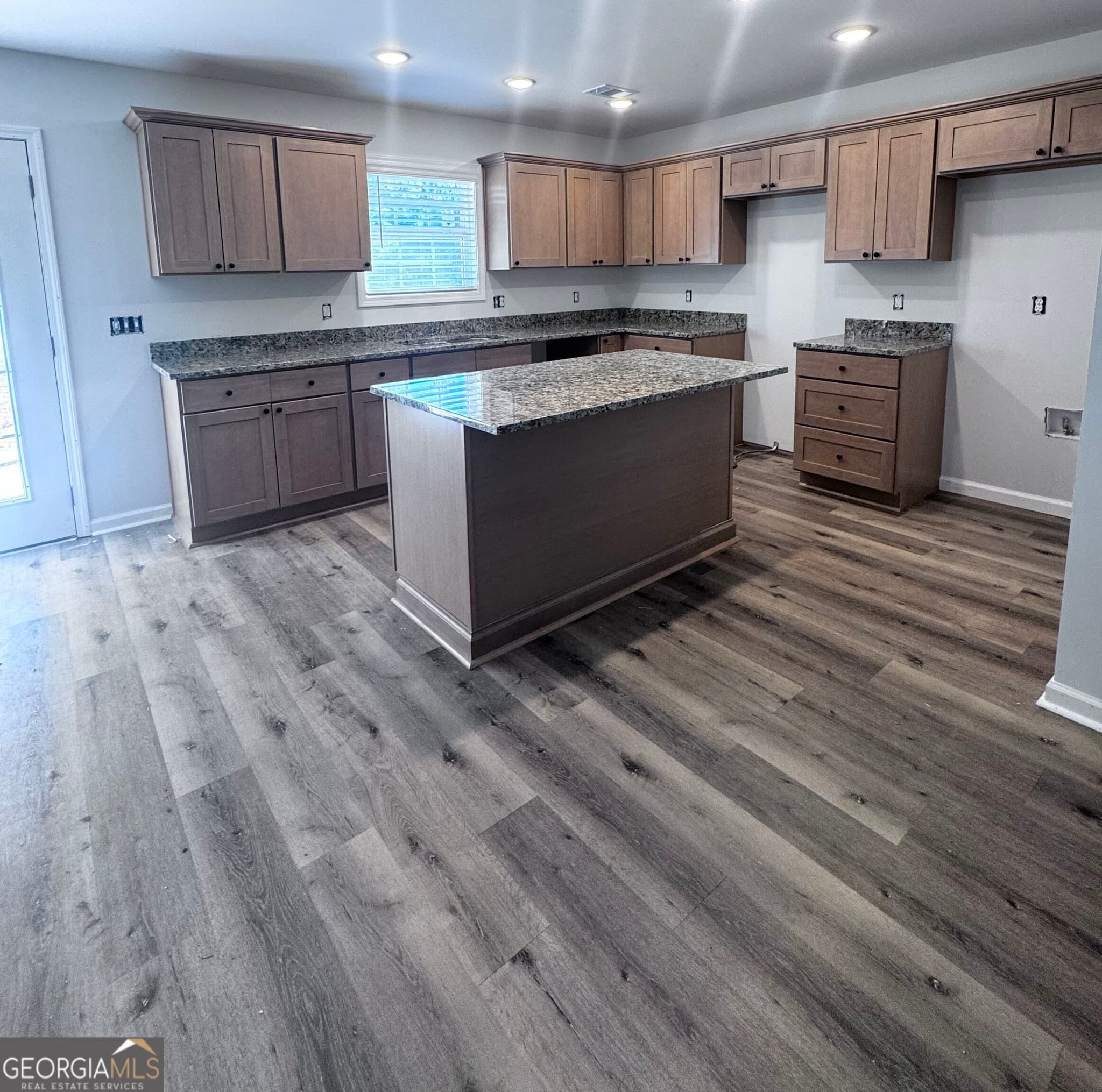 3 bedroom, 2 bathroom, 1,400 sq ft single family residence for sale at 65 Crestview Lane, Claxton, GA 30417 — photo 3