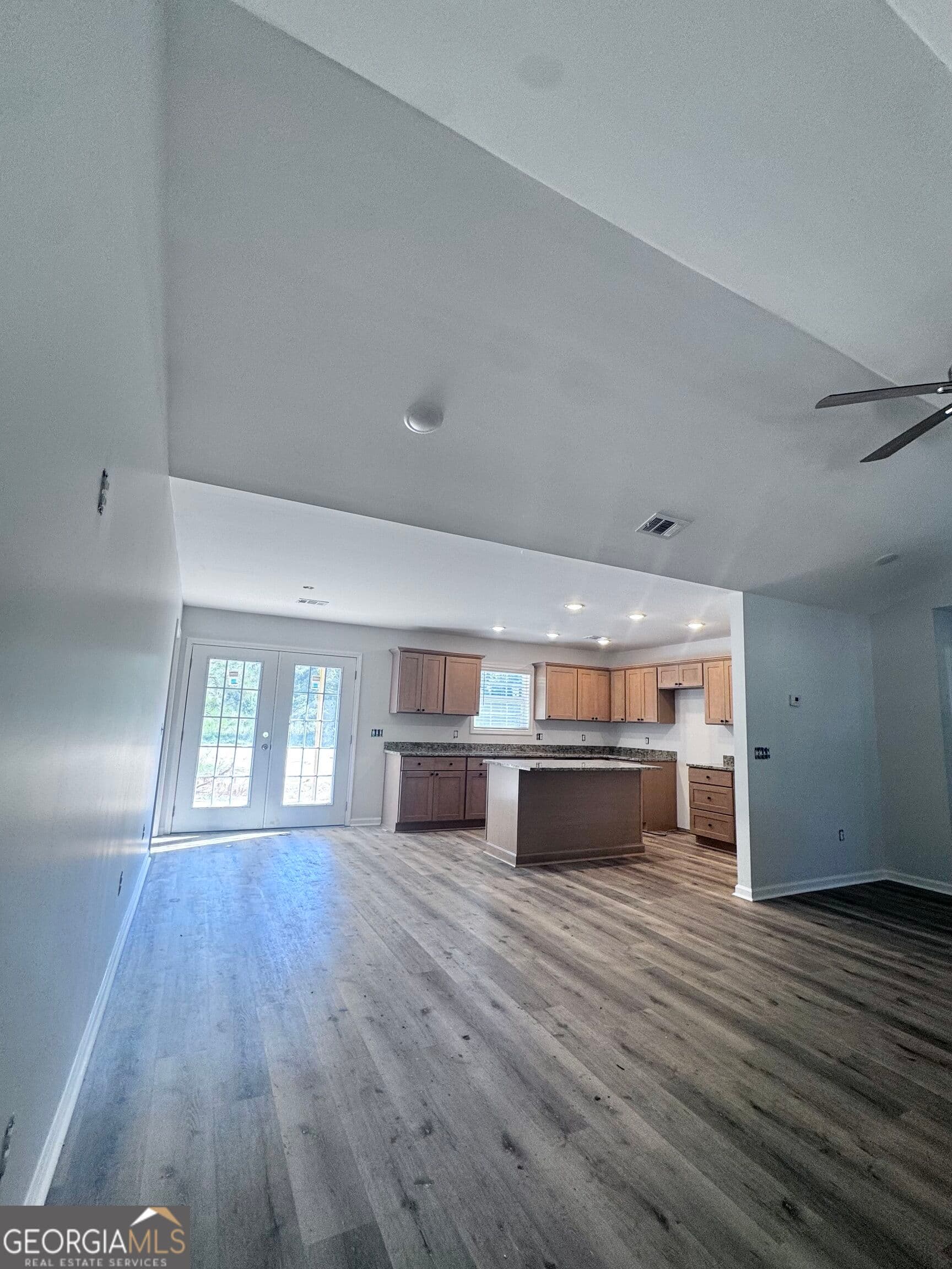 3 bedroom, 2 bathroom, 1,400 sq ft single family residence for sale at 65 Crestview Lane, Claxton, GA 30417 — photo 4