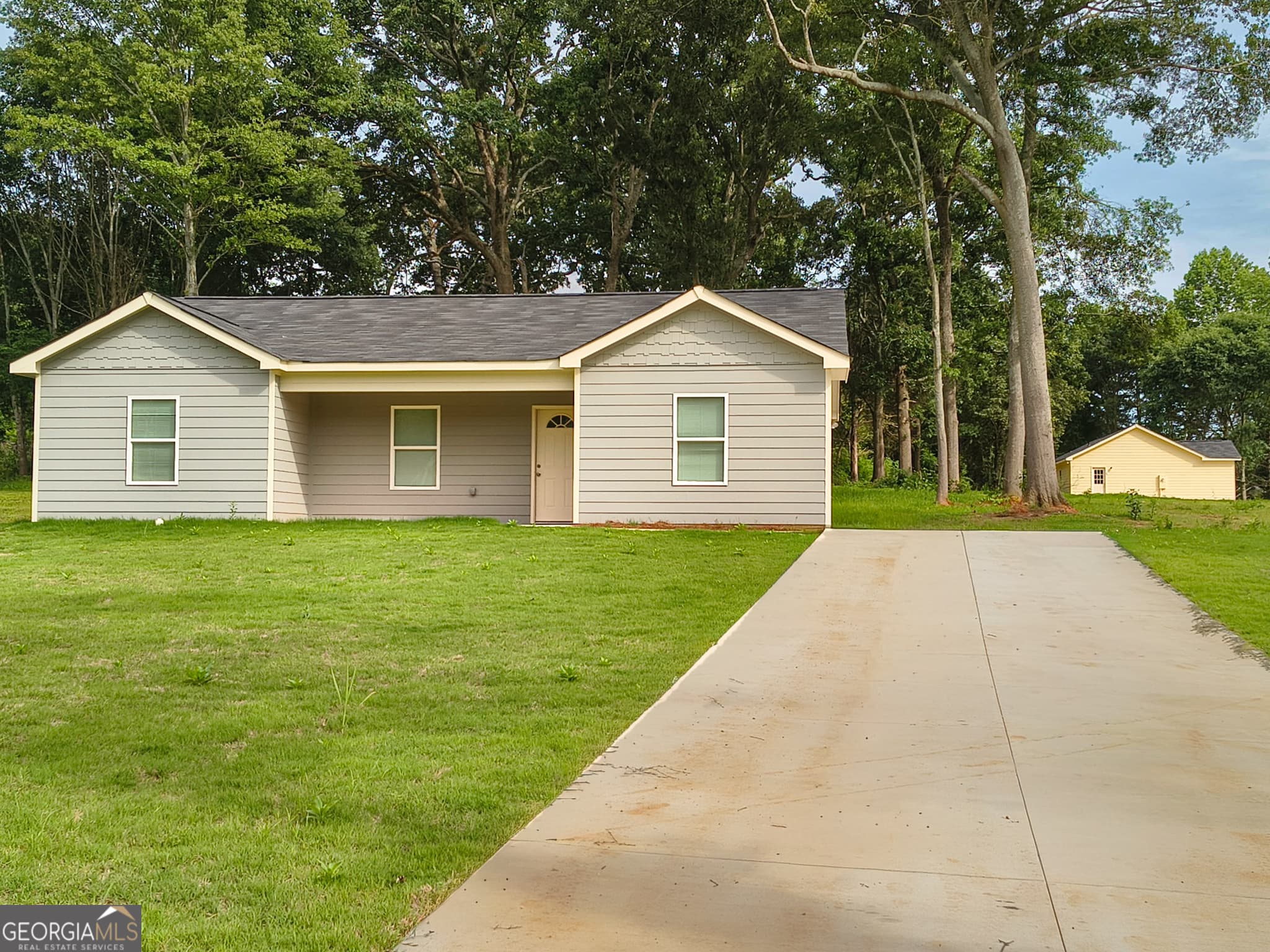 3 bedroom, 2 bathroom, 1,400 sq ft single family residence for rent at 49 Lyla Lane, Canon, GA 30520 for $1,850 a month — photo 3