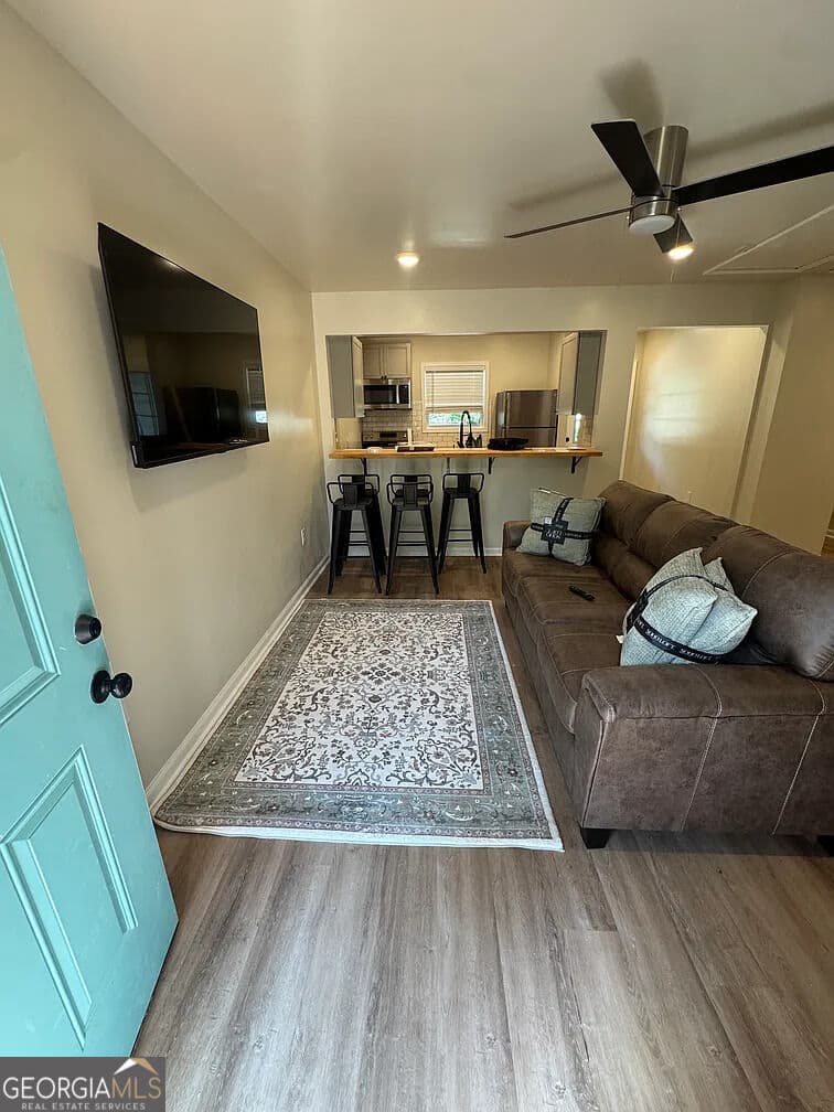 6 bedroom, 6 bathroom, 3,086 sq ft single family residence for sale at 1107/1109 N. Oak Street 1107 & 1109, Valdosta, GA 31601 — photo 4