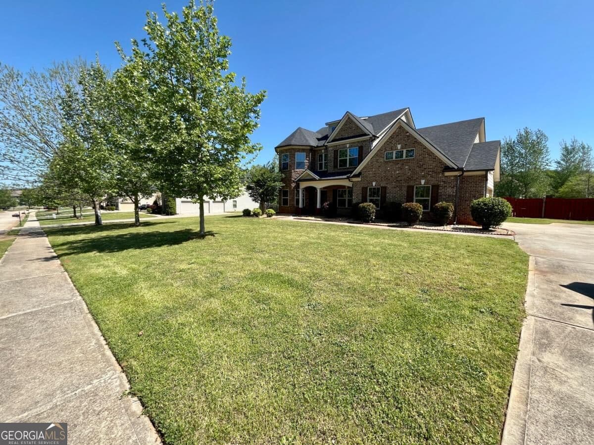 5 bedroom, 3.5 bathroom, 3,684 sq ft single family residence for rent at 9081 Dawes Crossing, Mcdonough, GA 30252 for $3,395 a month — photo 2