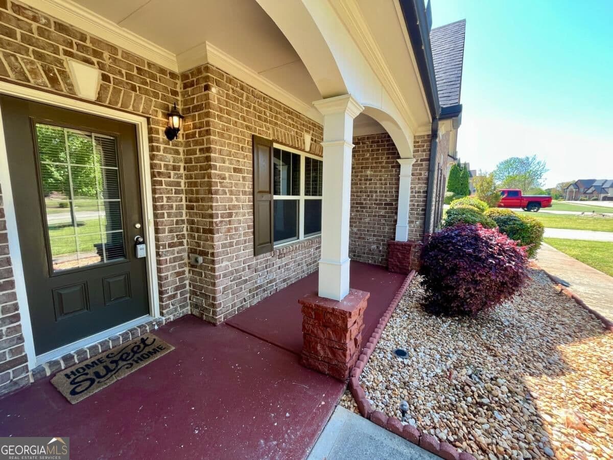5 bedroom, 3.5 bathroom, 3,684 sq ft single family residence for rent at 9081 Dawes Crossing, Mcdonough, GA 30252 for $3,395 a month — photo 3