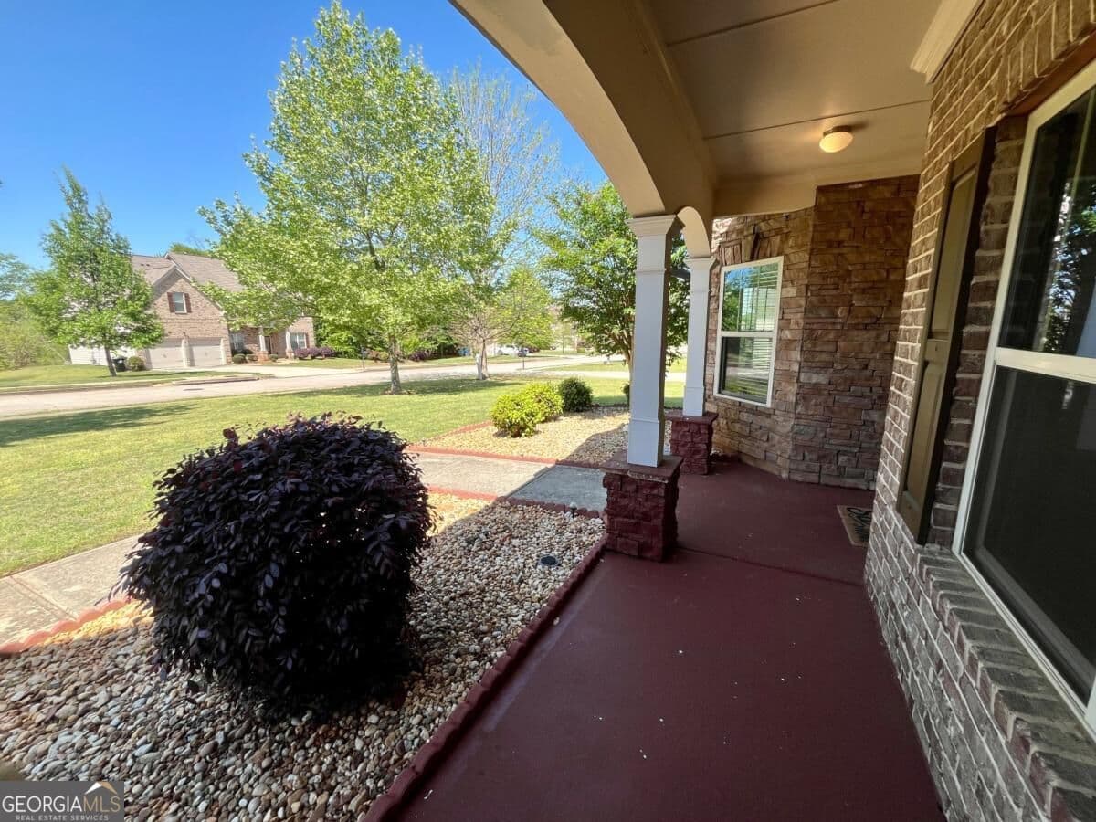 5 bedroom, 3.5 bathroom, 3,684 sq ft single family residence for rent at 9081 Dawes Crossing, Mcdonough, GA 30252 for $3,395 a month — photo 4