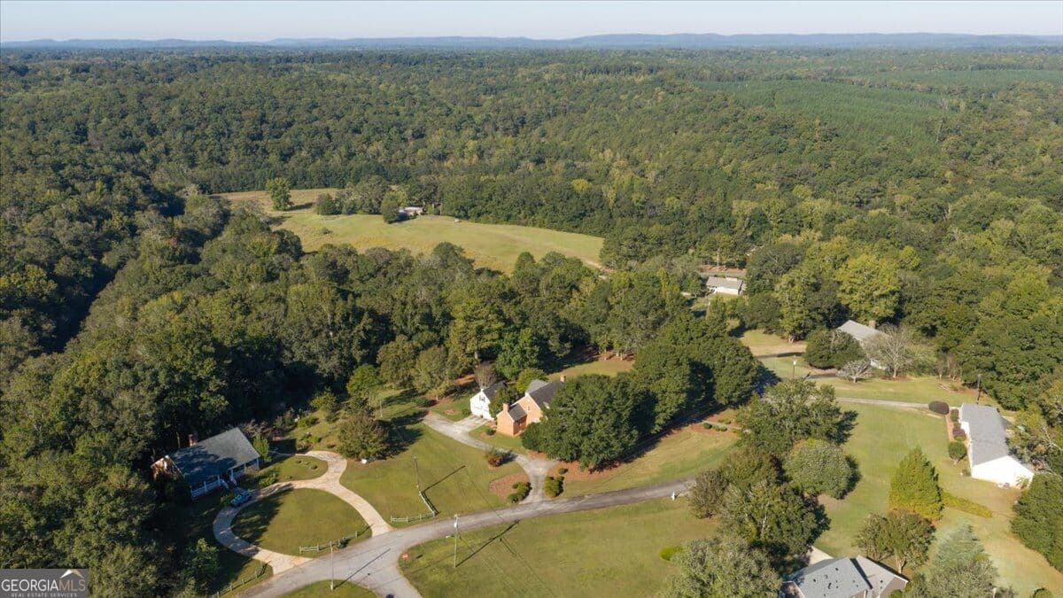 3 bedroom, 2.5 bathroom, 3,179 sq ft single family residence for sale at 229 Antler Drive, Thomaston, GA 30286 — photo 6