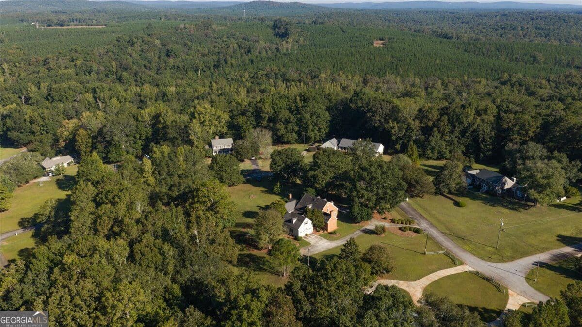 3 bedroom, 2.5 bathroom, 3,179 sq ft single family residence for sale at 229 Antler Drive, Thomaston, GA 30286 — photo 7