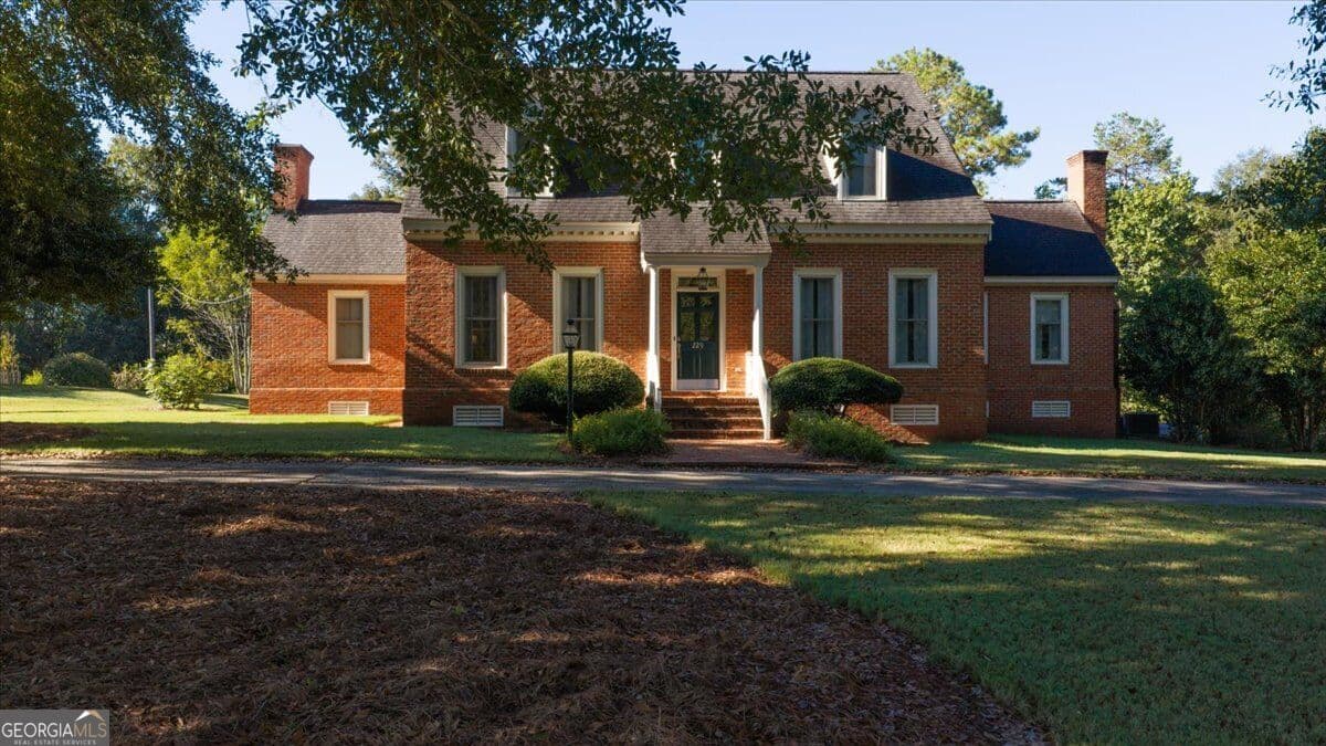 3 bedroom, 2.5 bathroom, 3,179 sq ft single family residence for sale at 229 Antler Drive, Thomaston, GA 30286 — photo 1 of 58