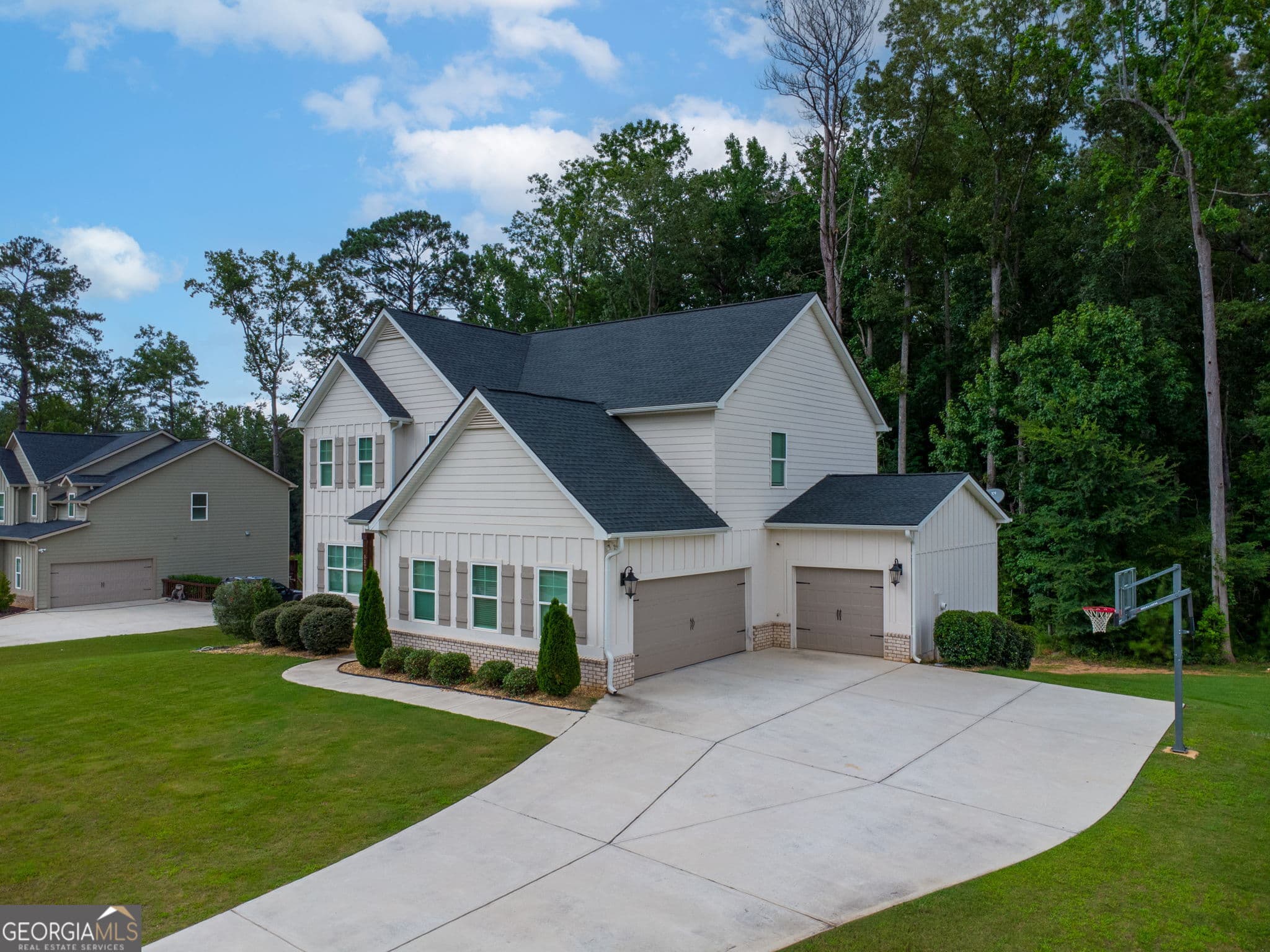 5 bedroom, 3 bathroom, 2,769 sq ft single family residence for sale at 117 Brinley Drive, Sharpsburg, GA 30277 — photo 3
