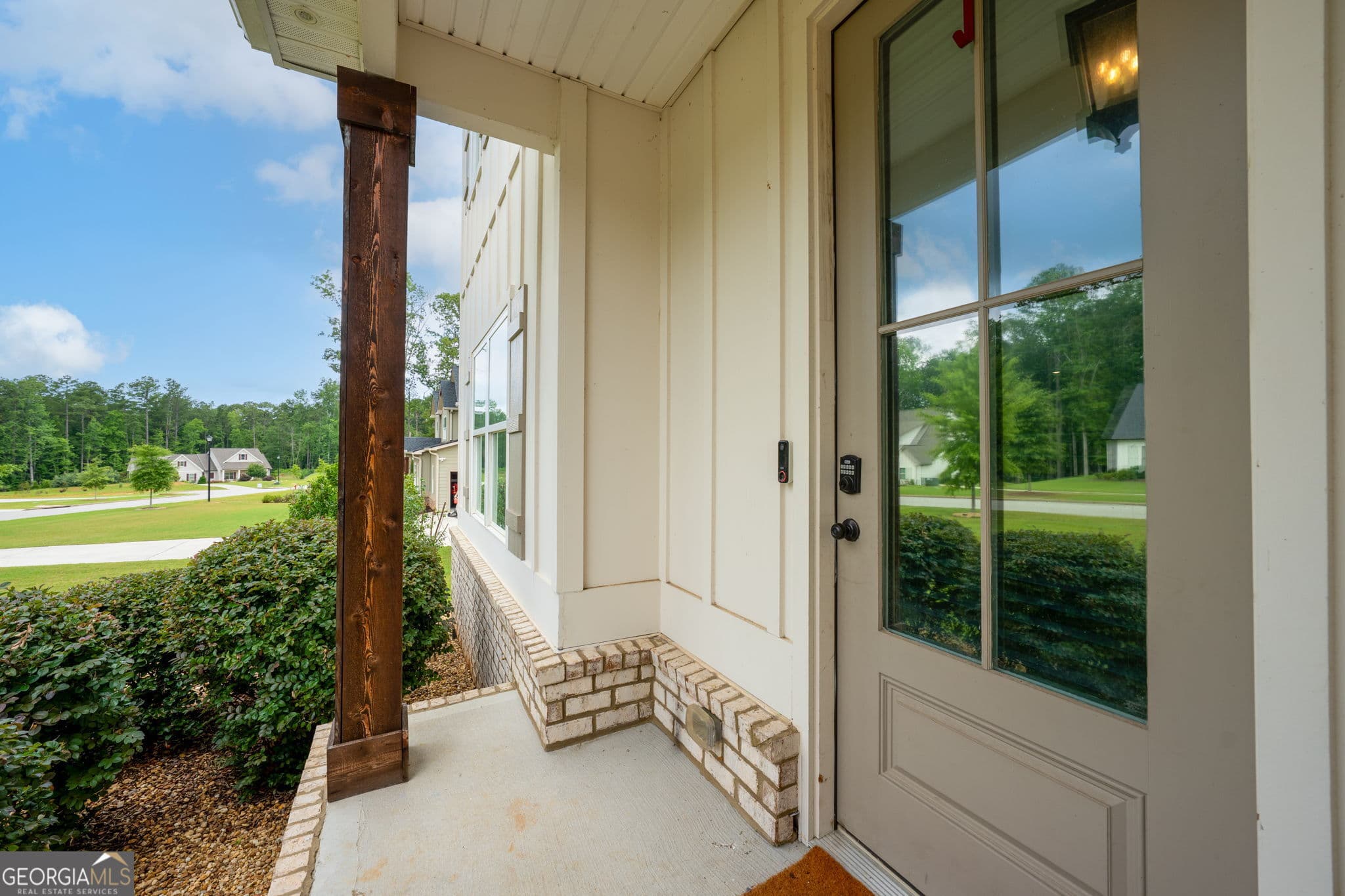 5 bedroom, 3 bathroom, 2,769 sq ft single family residence for sale at 117 Brinley Drive, Sharpsburg, GA 30277 — photo 5