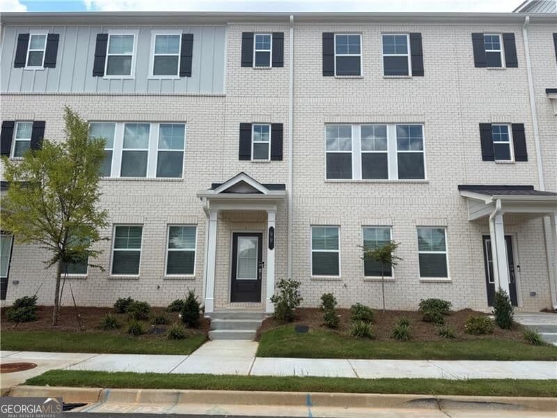 3 bedroom, 3.5 bathroom, 1,893 sq ft townhouse for rent at 99 Epperly Way, Tucker, GA 30084 for $2,750 a month — photo 1 of 1