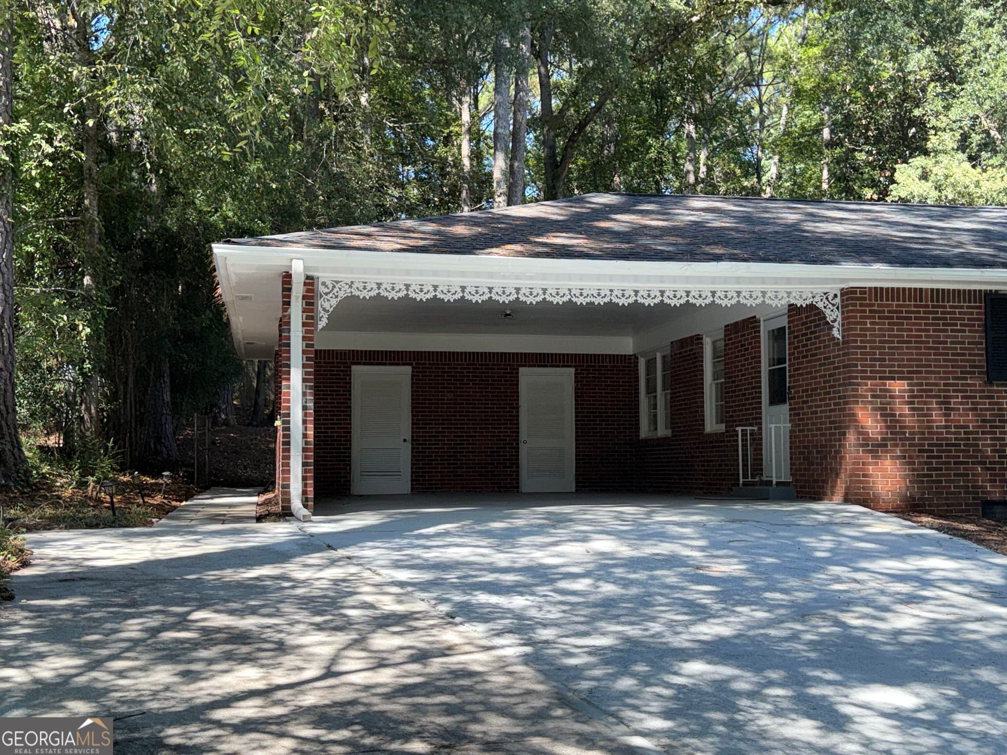 3 bedroom, 2 bathroom, 1,500 sq ft single family residence for sale at 1156 Clydedale Drive, Clarkston, GA 30021 — photo 3