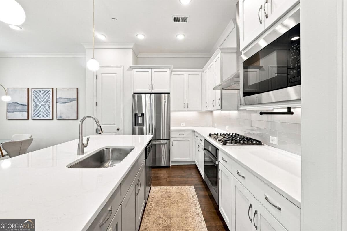 3 bedroom, 2.5 bathroom, 1,937 sq ft single family residence for sale at 100 Bastille Way, Smyrna, GA 30080 — photo 7