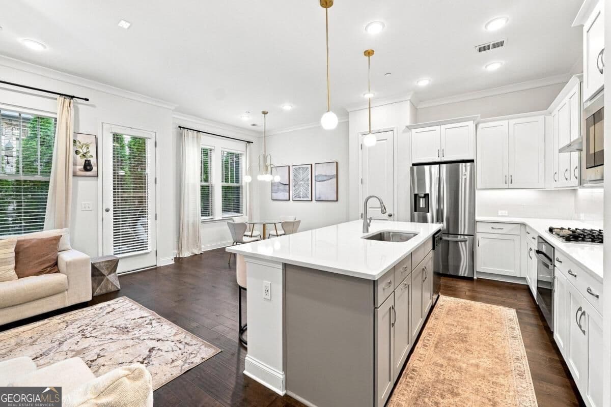 3 bedroom, 2.5 bathroom, 1,937 sq ft single family residence for sale at 100 Bastille Way, Smyrna, GA 30080 — photo 9
