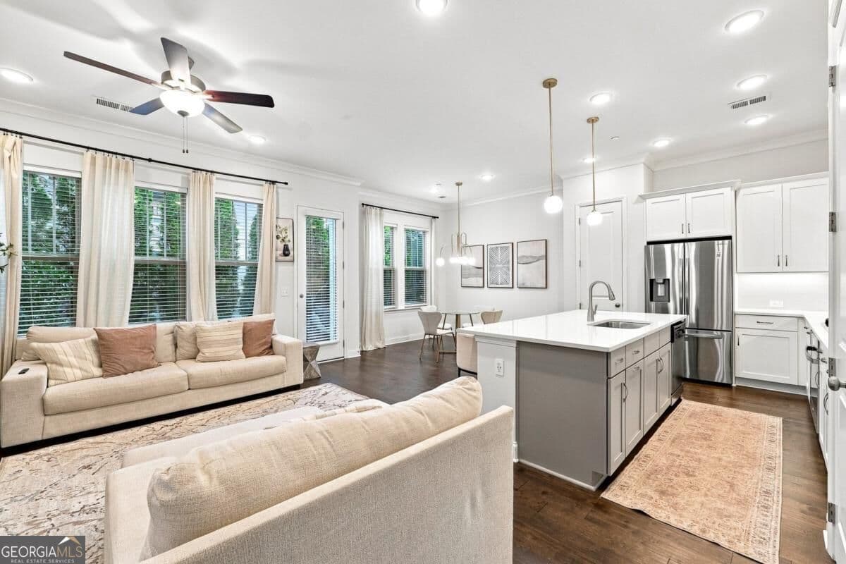3 bedroom, 2.5 bathroom, 1,937 sq ft single family residence for sale at 100 Bastille Way, Smyrna, GA 30080 — photo 10