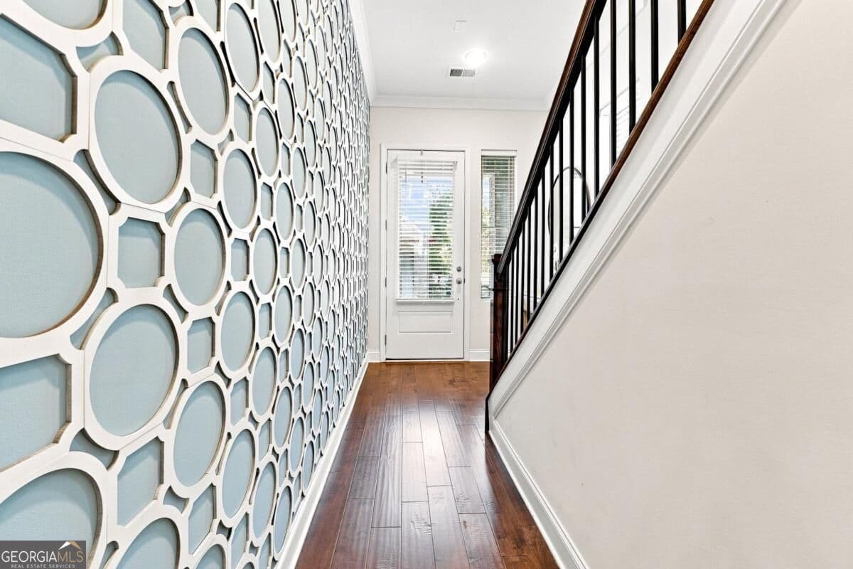 3 bedroom, 2.5 bathroom, 1,937 sq ft single family residence for sale at 100 Bastille Way, Smyrna, GA 30080 — photo 4