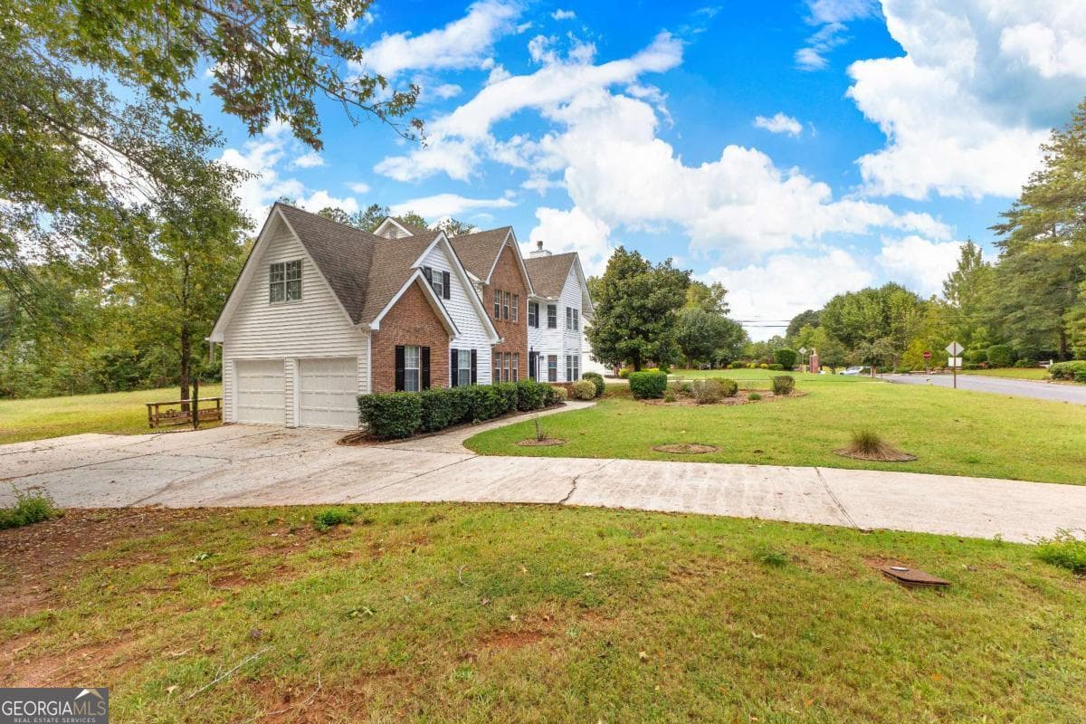 4 bedroom, 2.5 bathroom, 2,684 sq ft single family residence for sale at 103 Sherbrooke Way, Griffin, GA 30223 — photo 3