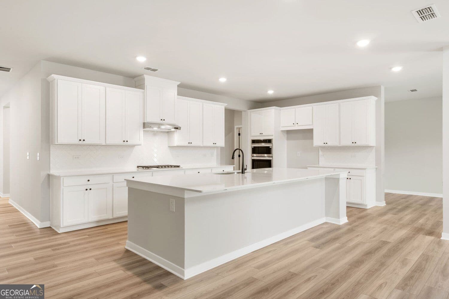 6 bedroom, 4.5 bathroom, 3,829 sq ft single family residence for sale at 140 Serenade Creek Road, Mcdonough, GA 30252 — photo 7