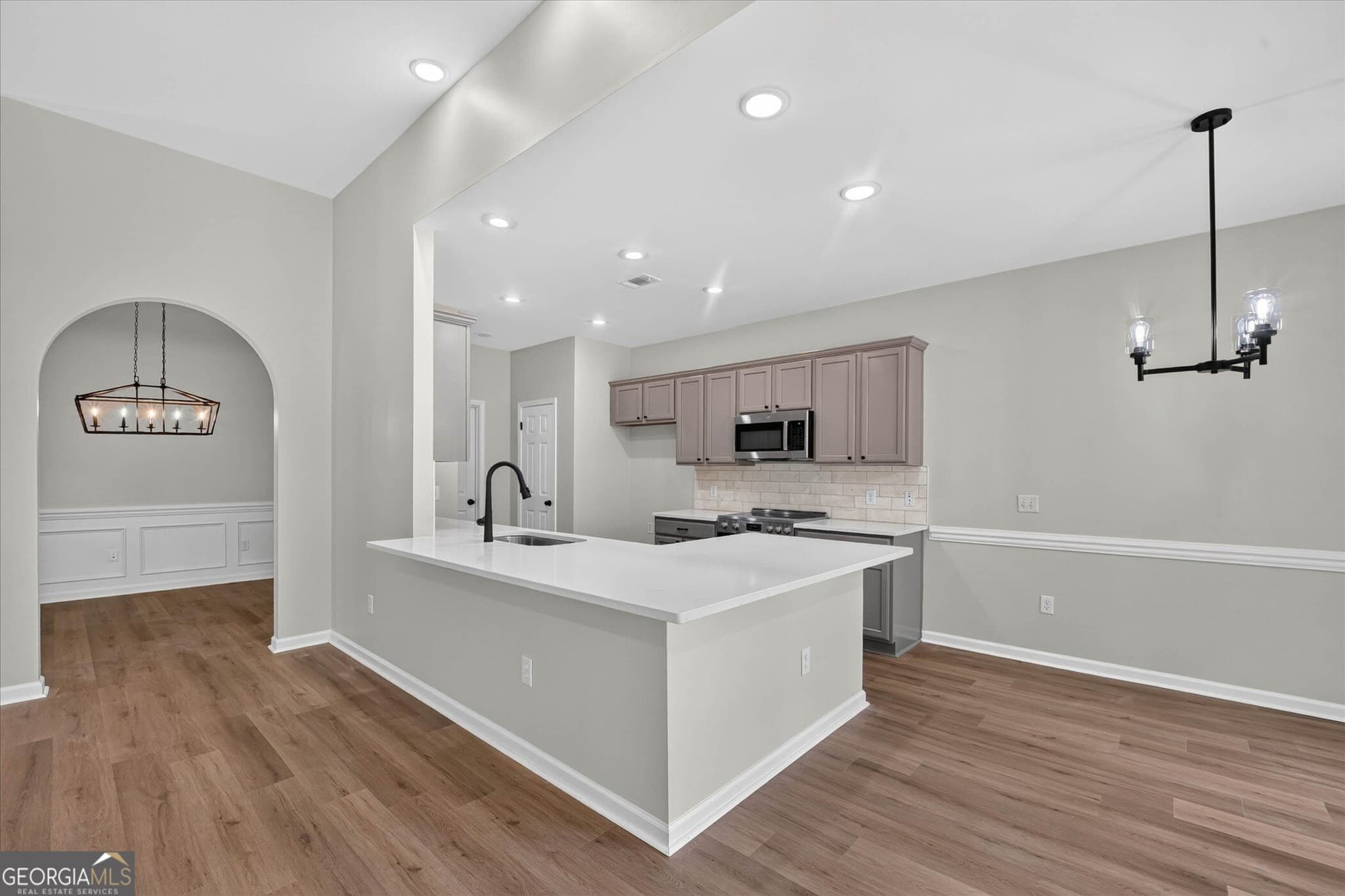 4 bedroom, 2 bathroom, 1,715 sq ft single family residence under contract at 839 Granite Lane, Savannah, GA 31419 — photo 5