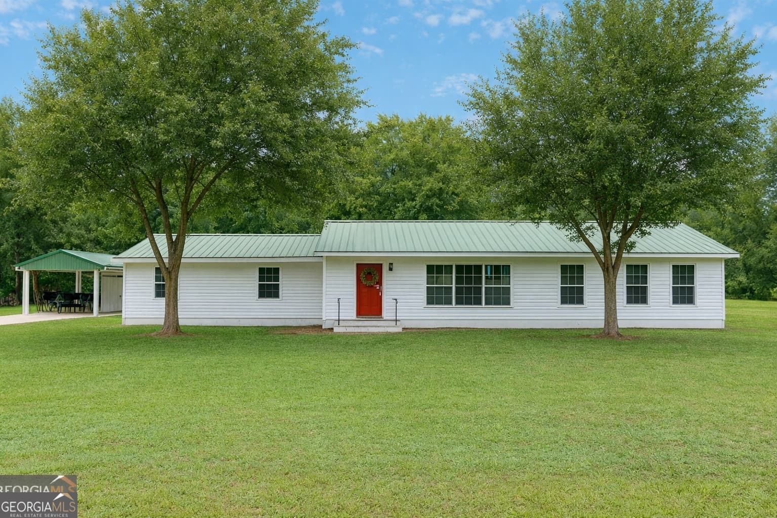 4 bedroom, 2 bathroom, 2,363 sq ft single family residence sold at 2656 Ware Street, Blackshear, GA 31516