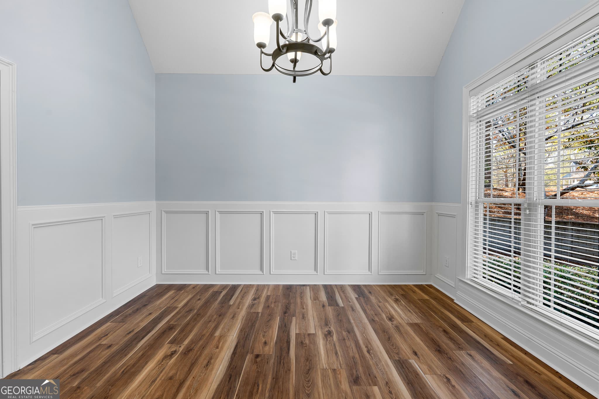 5 bedroom, 3 bathroom, 2,806 sq ft single family residence under contract at 104 Hidden Springs Drive, Lagrange, GA 30240 — photo 5