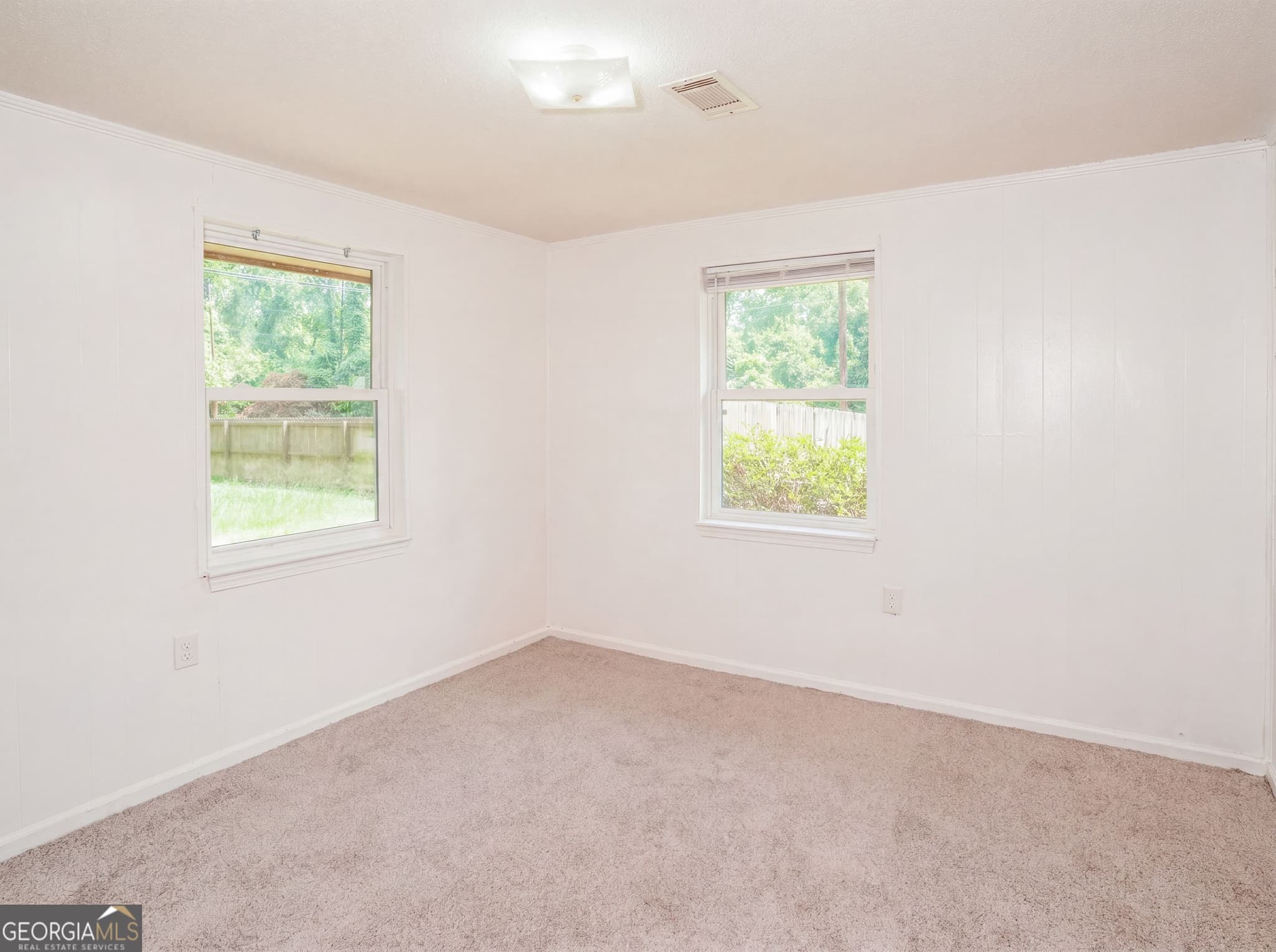 3 bedroom, 1.5 bathroom, 1,300 sq ft single family residence for sale at 733 Sutton Street, Jesup, GA 31545 — photo 4