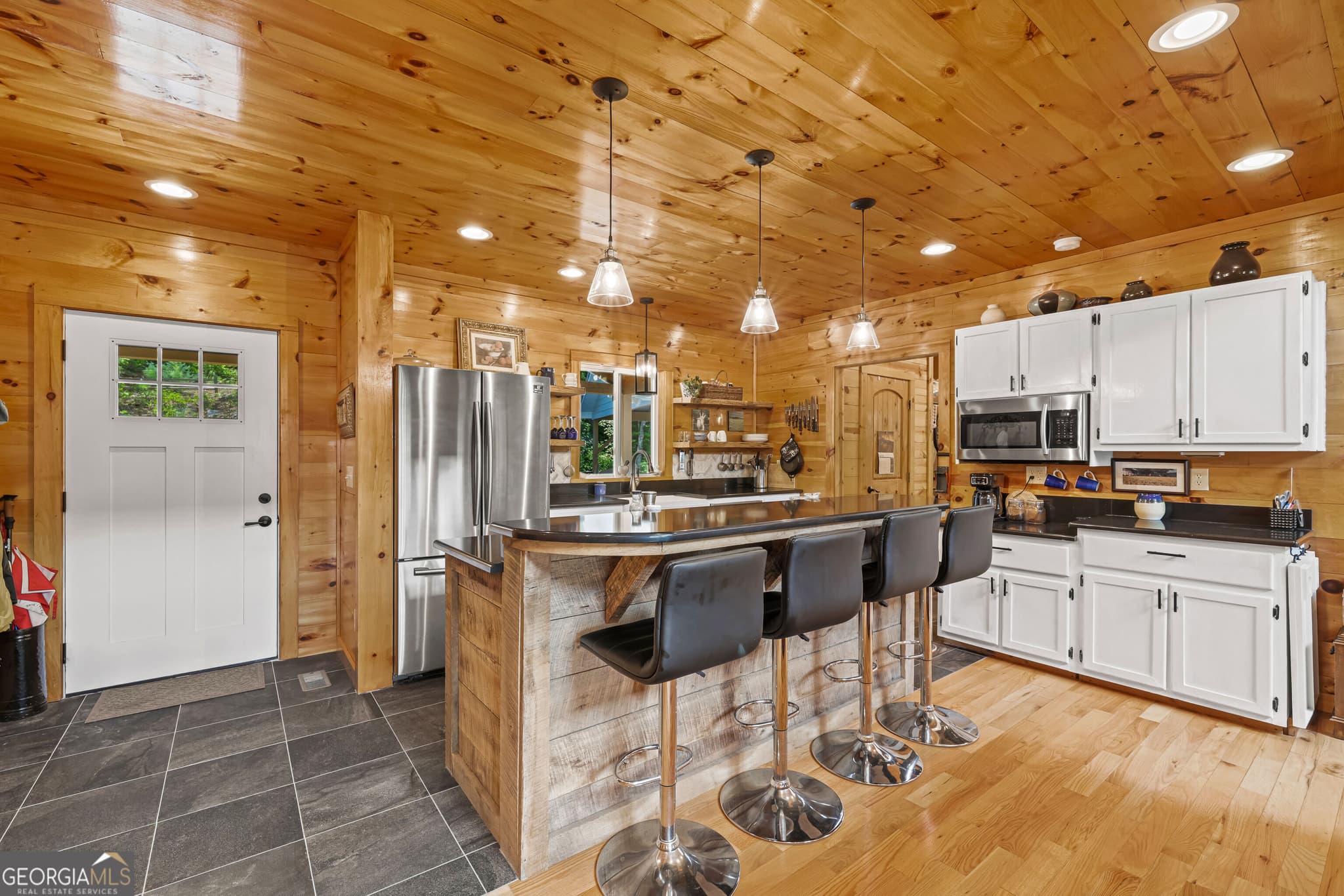 4 bedroom, 4 bathroom, 2,492 sq ft single family residence for sale at 557 Walnut Grove Lane, Tiger, GA 30576 — photo 7