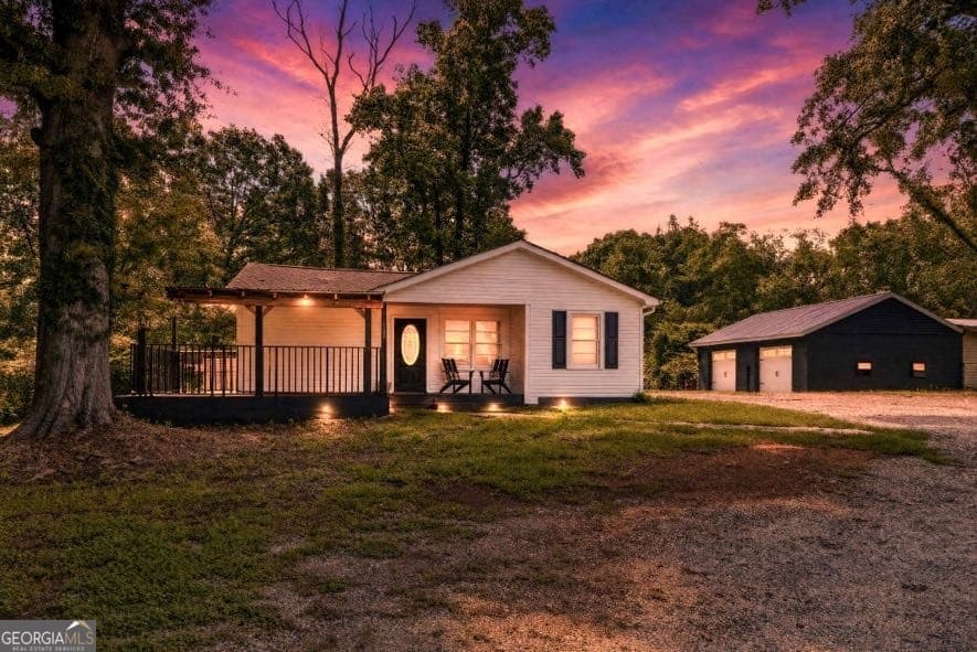 3 bedroom, 2 bathroom, 1,188 sq ft single family residence for sale at 2552 Highway 36, Jackson, GA 30233 — photo 3
