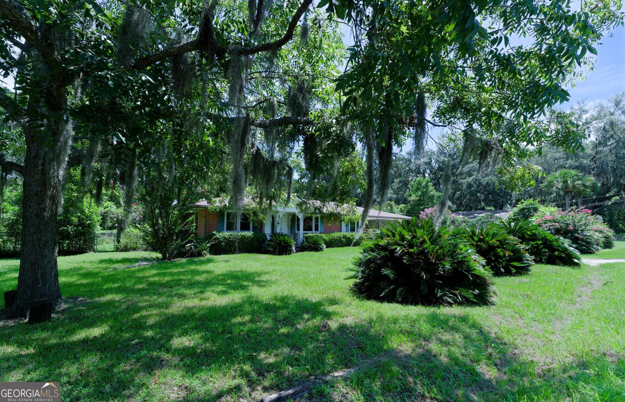 3 bedroom, 1 bathroom, 1,428 sq ft single family residence for sale at 509 Rosedale Street, Brunswick, GA 31523 — photo 4
