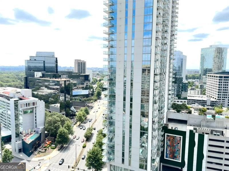 3 bedroom, 2 bathroom, 1,400 sq ft apartment for rent at 3380 Peachtree Road S08, Atlanta, GA 30326 for $5,960 a month — photo 6