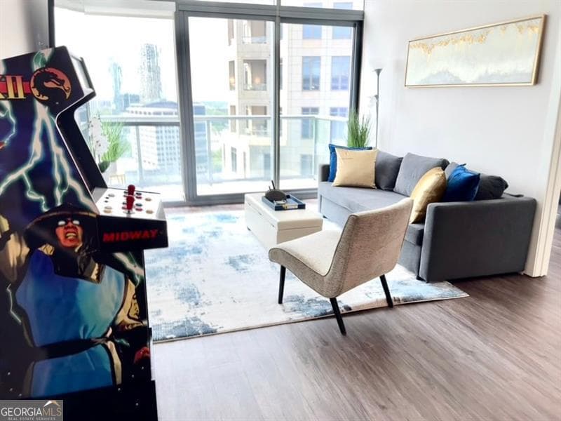 3 bedroom, 2 bathroom, 1,400 sq ft apartment for rent at 3380 Peachtree Road S08, Atlanta, GA 30326 for $5,960 a month — photo 3