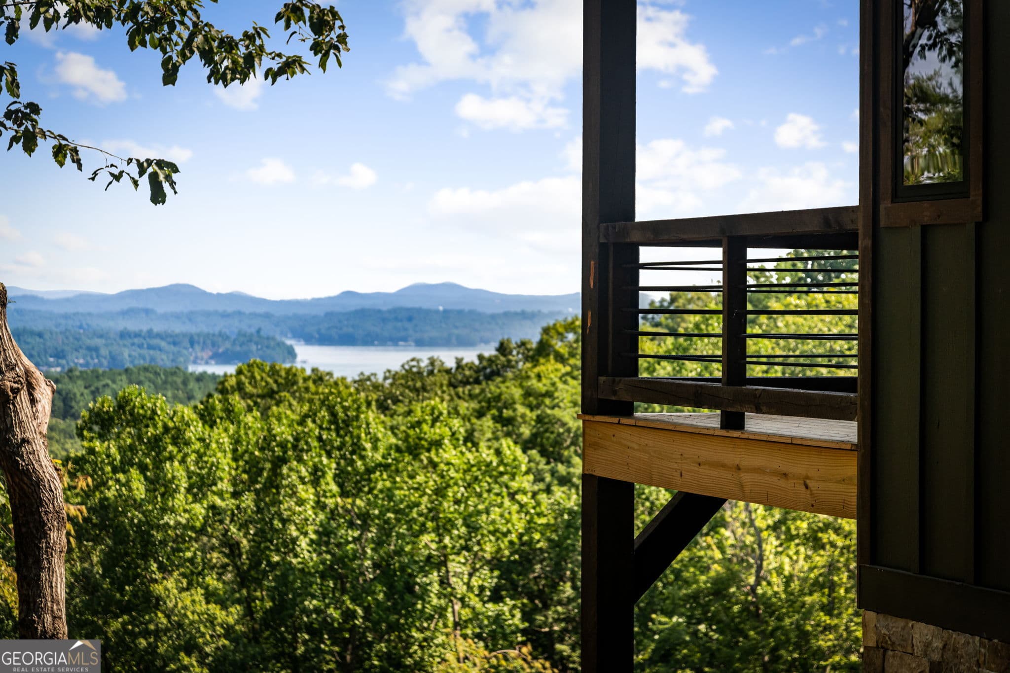 4 bedroom, 4.5 bathroom, 2,800 sq ft cabin,single family residence for sale at 191 Green Ridge Road, Blue Ridge, GA 30513 — photo 4