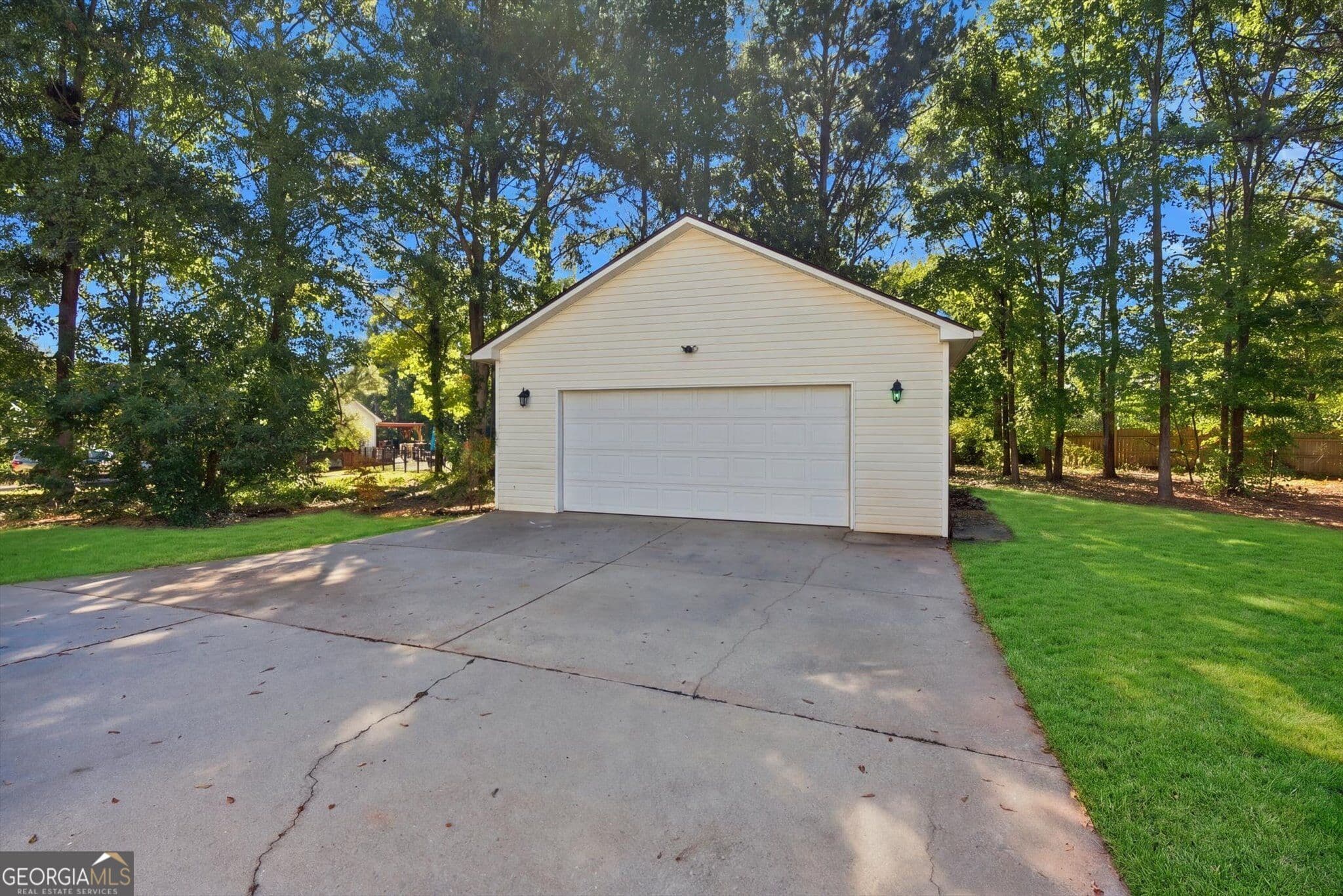 4 bedroom, 3.5 bathroom, 4,062 sq ft single family residence for sale at 515 Hayfield Court, Locust Grove, GA 30248 — photo 5