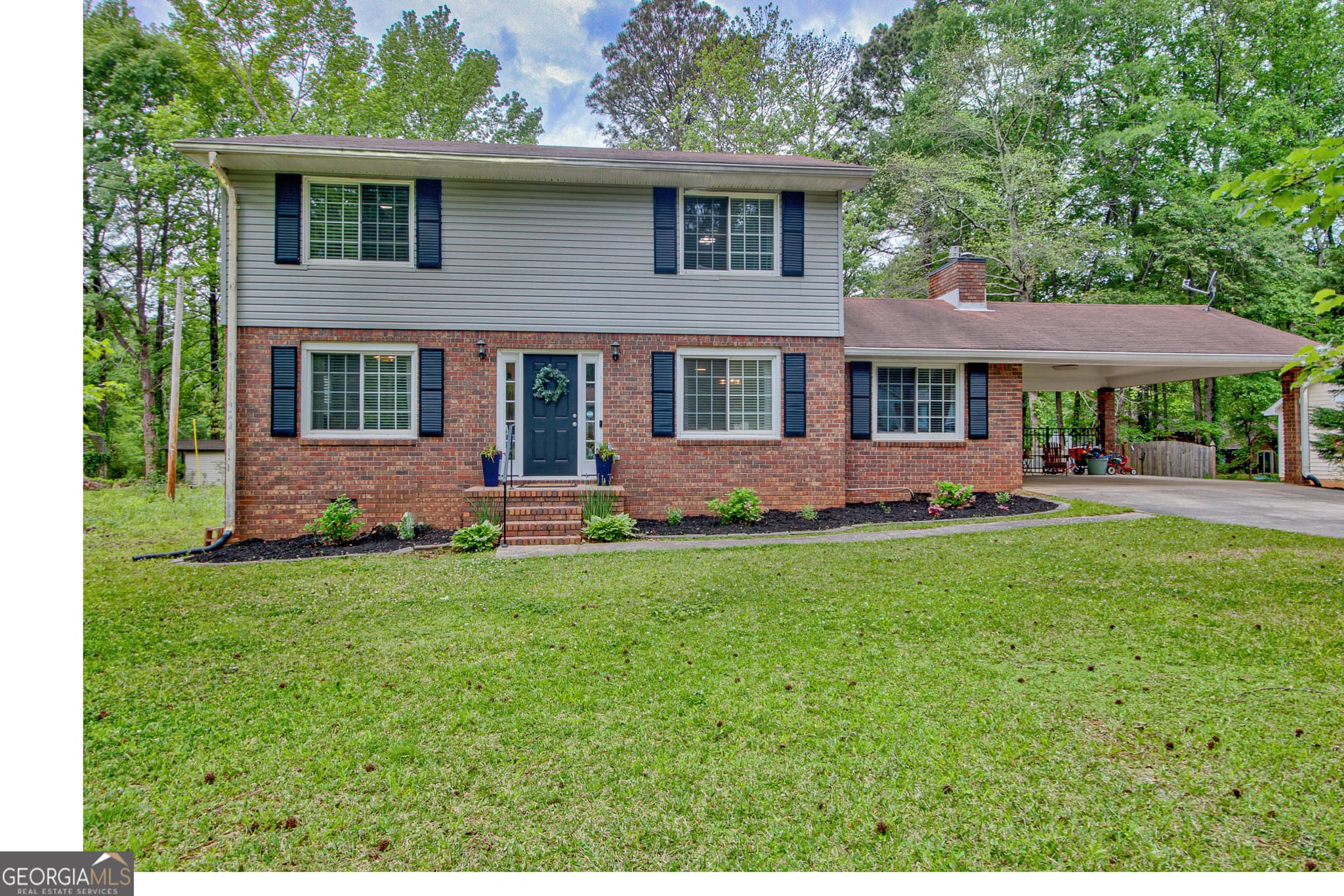 4 bedroom, 2.5 bathroom, 1,788 sq ft single family residence sold at 10 Eastwood Drive, Newnan, GA 30265