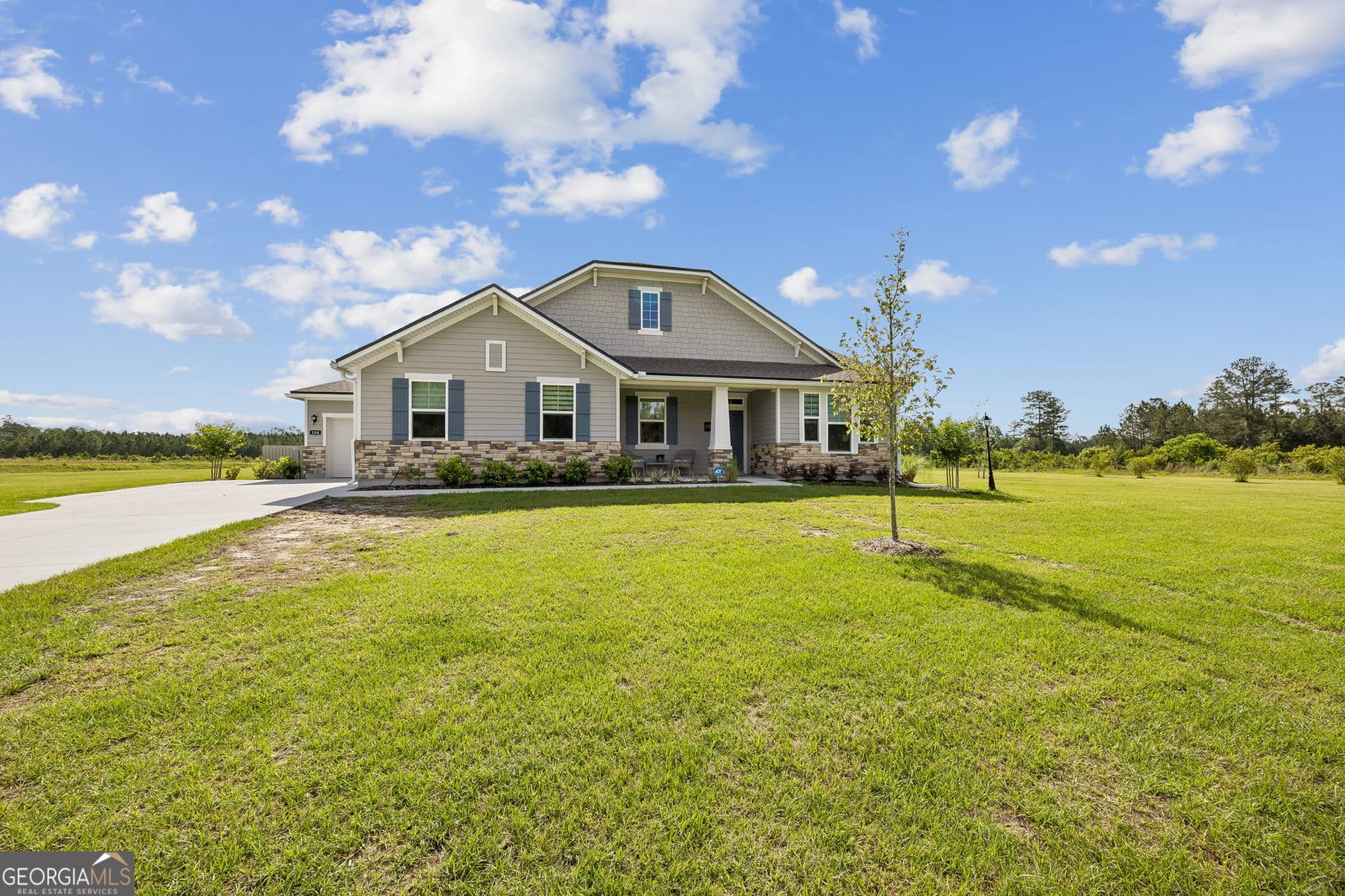 3 bedroom, 2.5 bathroom, 2,778 sq ft single family residence sold at 104 Northshore Drive, Kingsland, GA 31548