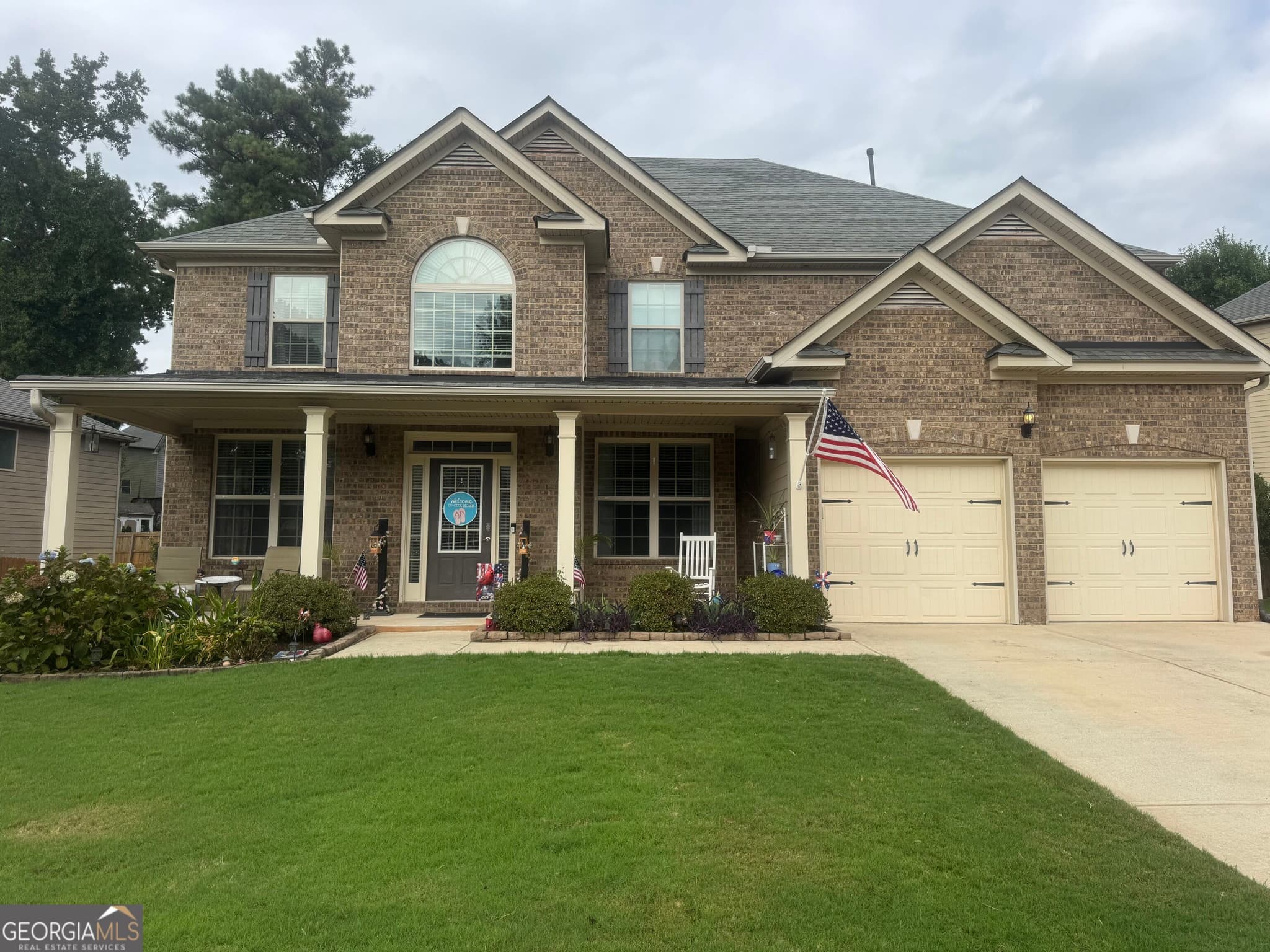 5 bedroom, 4 bathroom, 3,604 sq ft single family residence for sale at 17 Canyon View Drive, Newnan, GA 30265 — photo 1 of 27