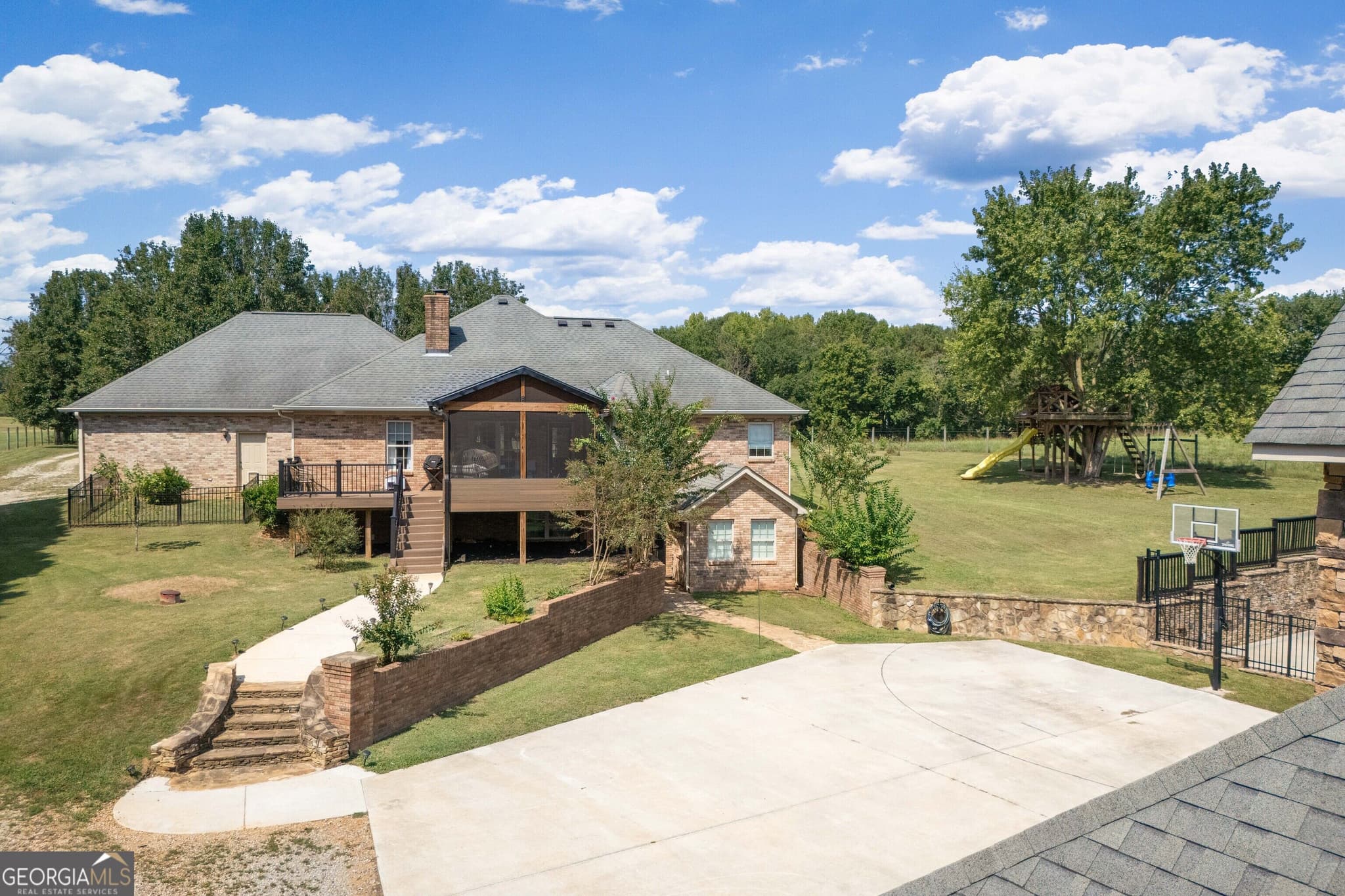 8 bedroom, 4.5 bathroom, 4,955 sq ft condominium for sale at 2220 Bethesda Church Road, Carrollton, GA 30117 — photo 6
