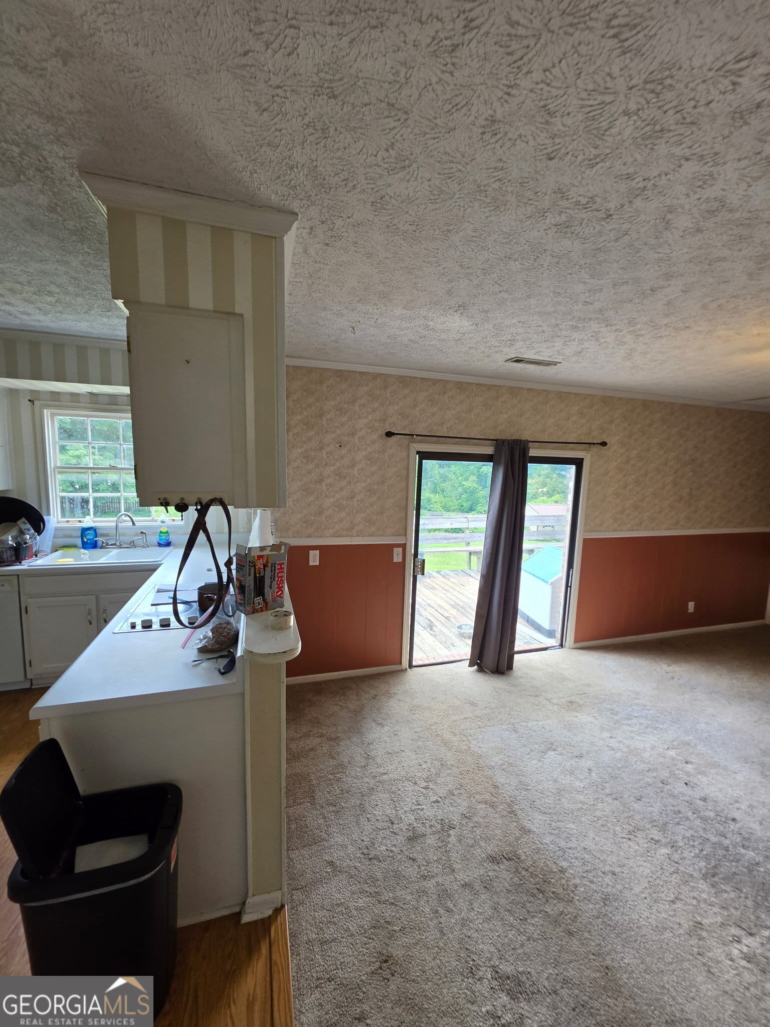 3 bedroom, 2 bathroom, 1,877 sq ft single family residence under contract at 63 Kay Lane, Roanoke, AL 36274 — photo 6