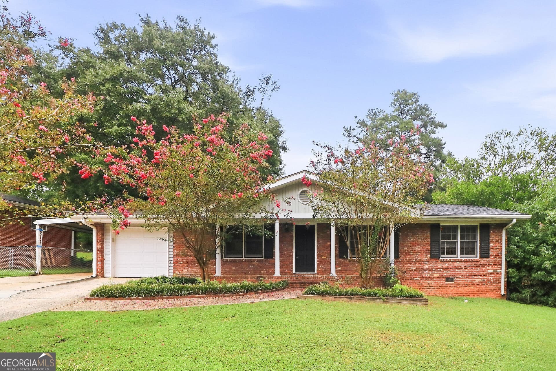 3 bedroom, 2 bathroom, 1,520 sq ft single family residence for sale at 2321 Hollyridge Drive, Marietta, GA 30060