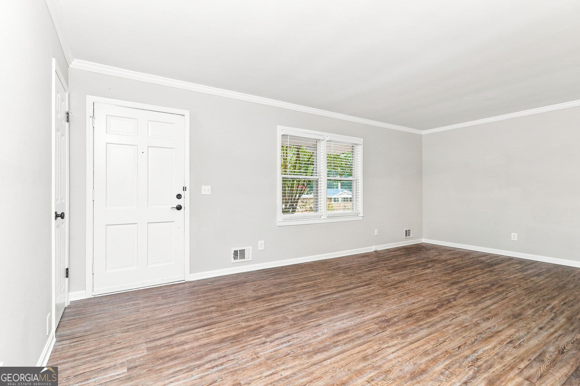 3 bedroom, 2 bathroom, 1,520 sq ft single family residence for sale at 2321 Hollyridge Drive, Marietta, GA 30060 — photo 4