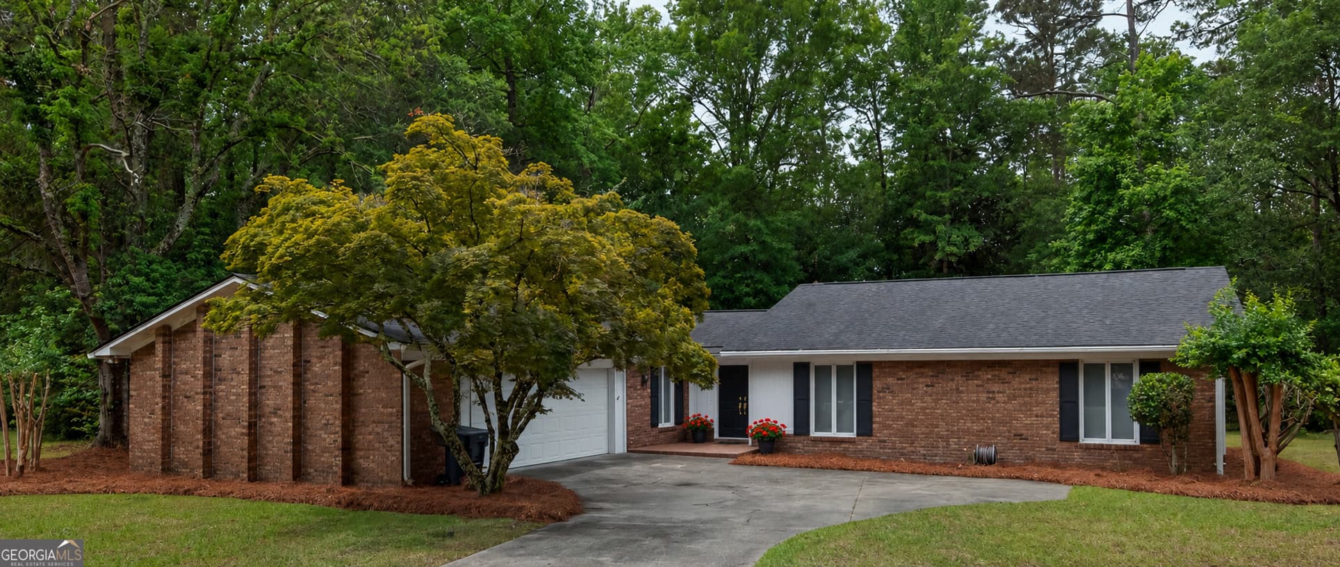 3 bedroom, 2 bathroom, 2,439 sq ft single family residence sold at 221 Azalea Drive, Statesboro, GA 30458