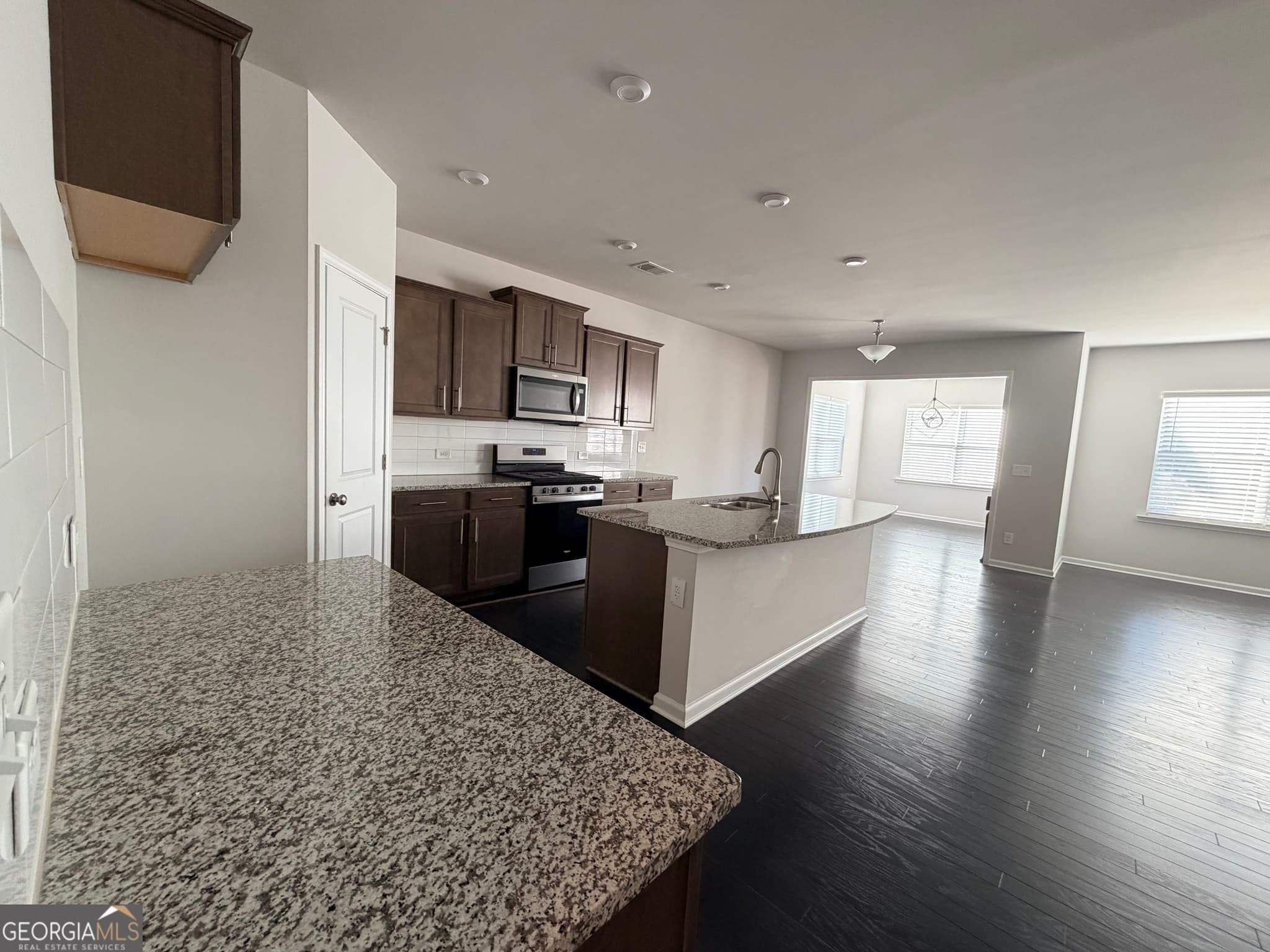 4 bedroom, 3.5 bathroom, 2,820 sq ft single family residence for sale at 3283 Lowell Road, Bethlehem, GA 30620 — photo 3