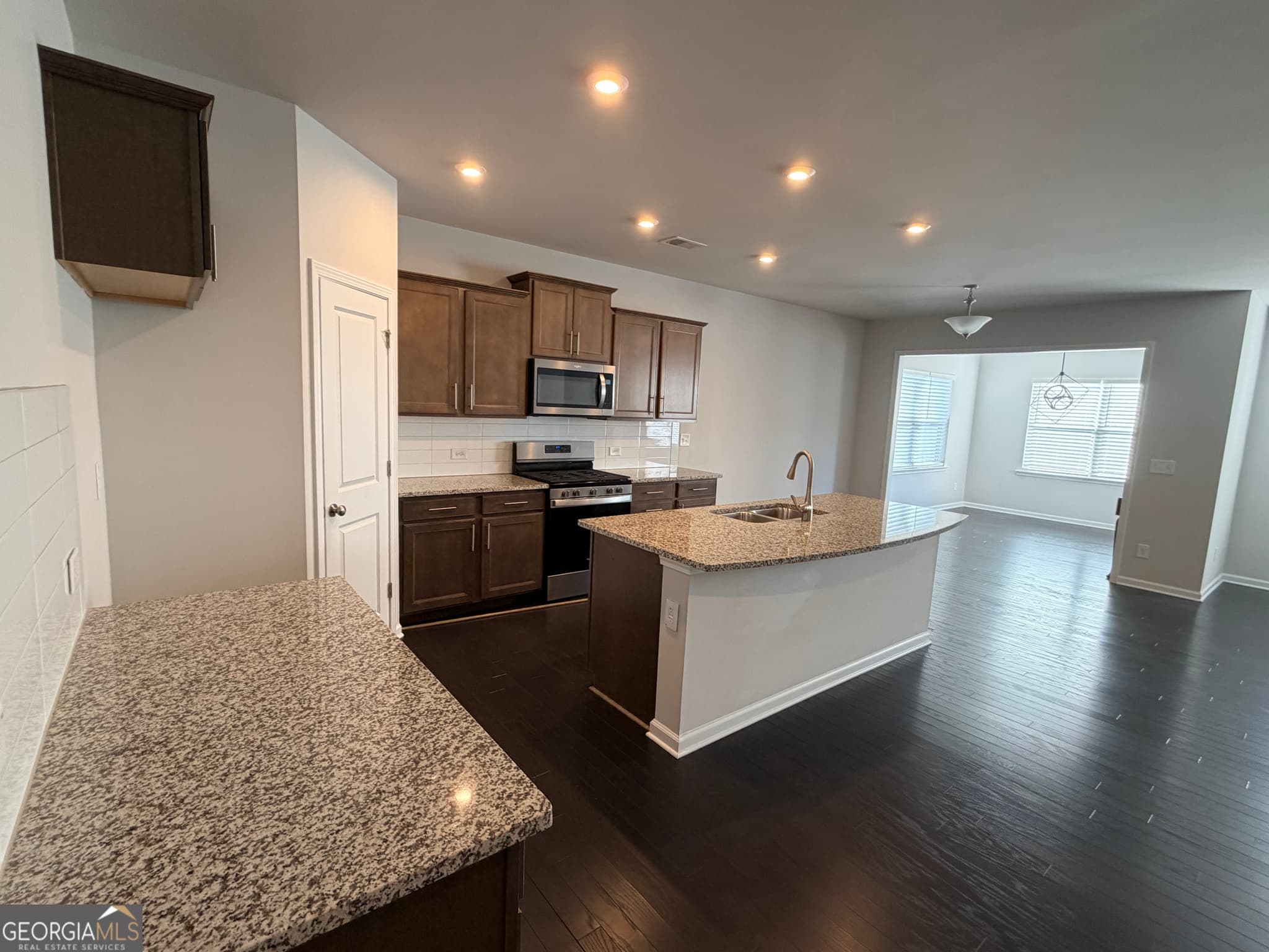 4 bedroom, 3.5 bathroom, 2,820 sq ft single family residence for sale at 3283 Lowell Road, Bethlehem, GA 30620 — photo 5