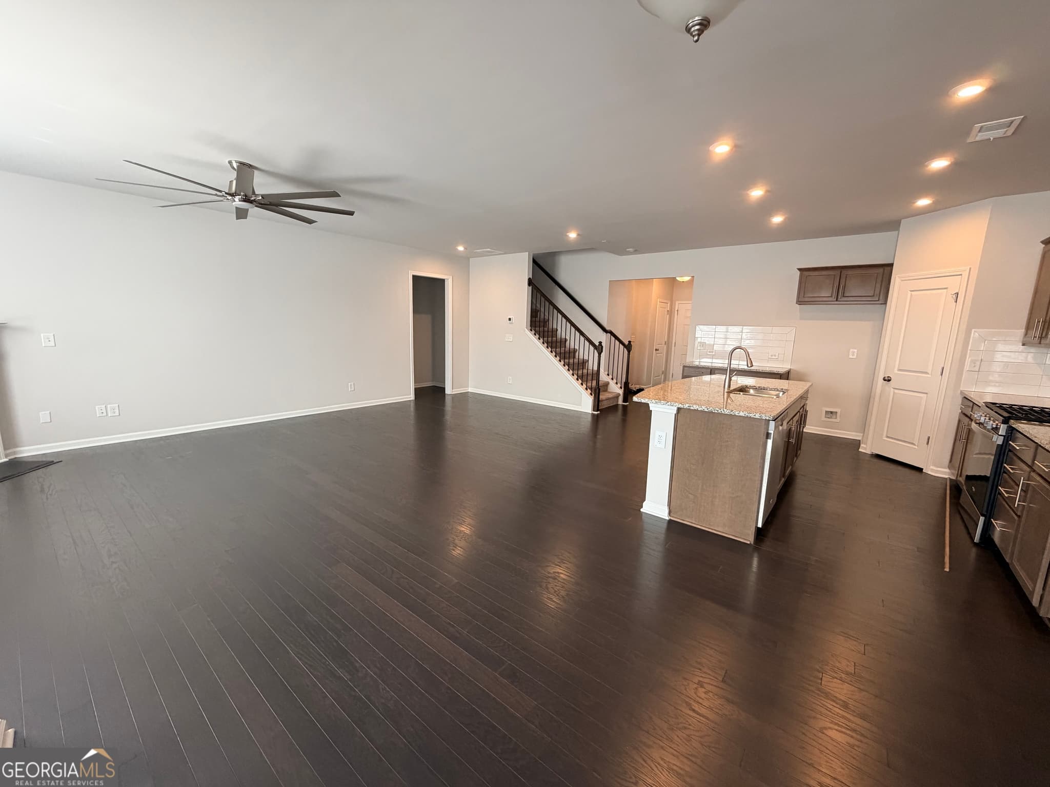 4 bedroom, 3.5 bathroom, 2,820 sq ft single family residence for sale at 3283 Lowell Road, Bethlehem, GA 30620 — photo 9