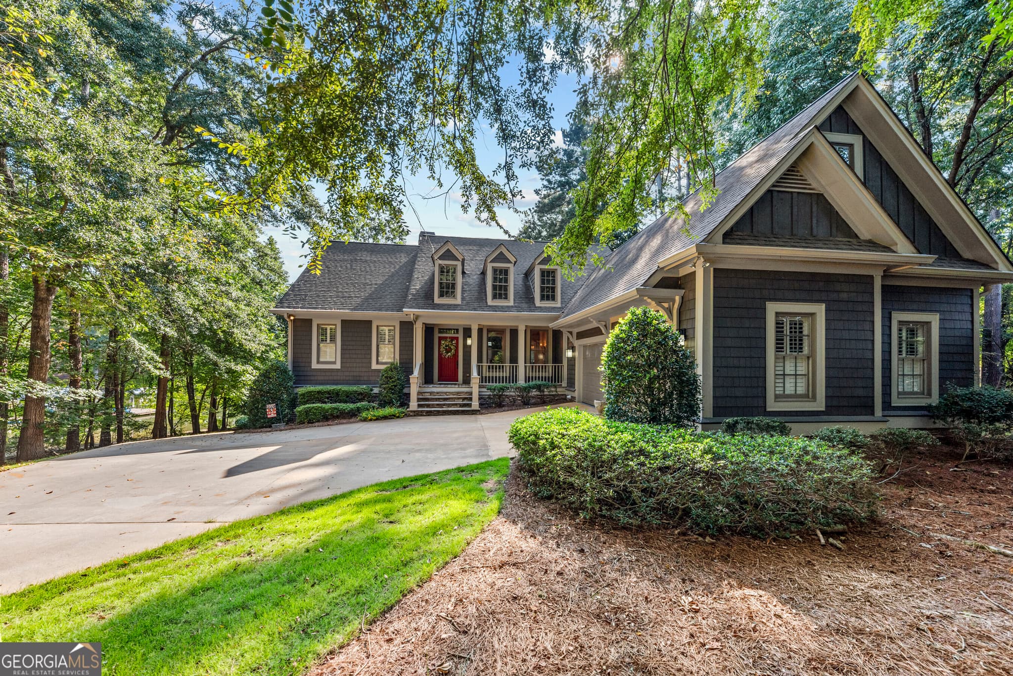 5 bedroom, 4.5 bathroom, 4,600 sq ft single family residence for sale at 1020 Colonial Court, Greensboro, GA 30642 — photo 3