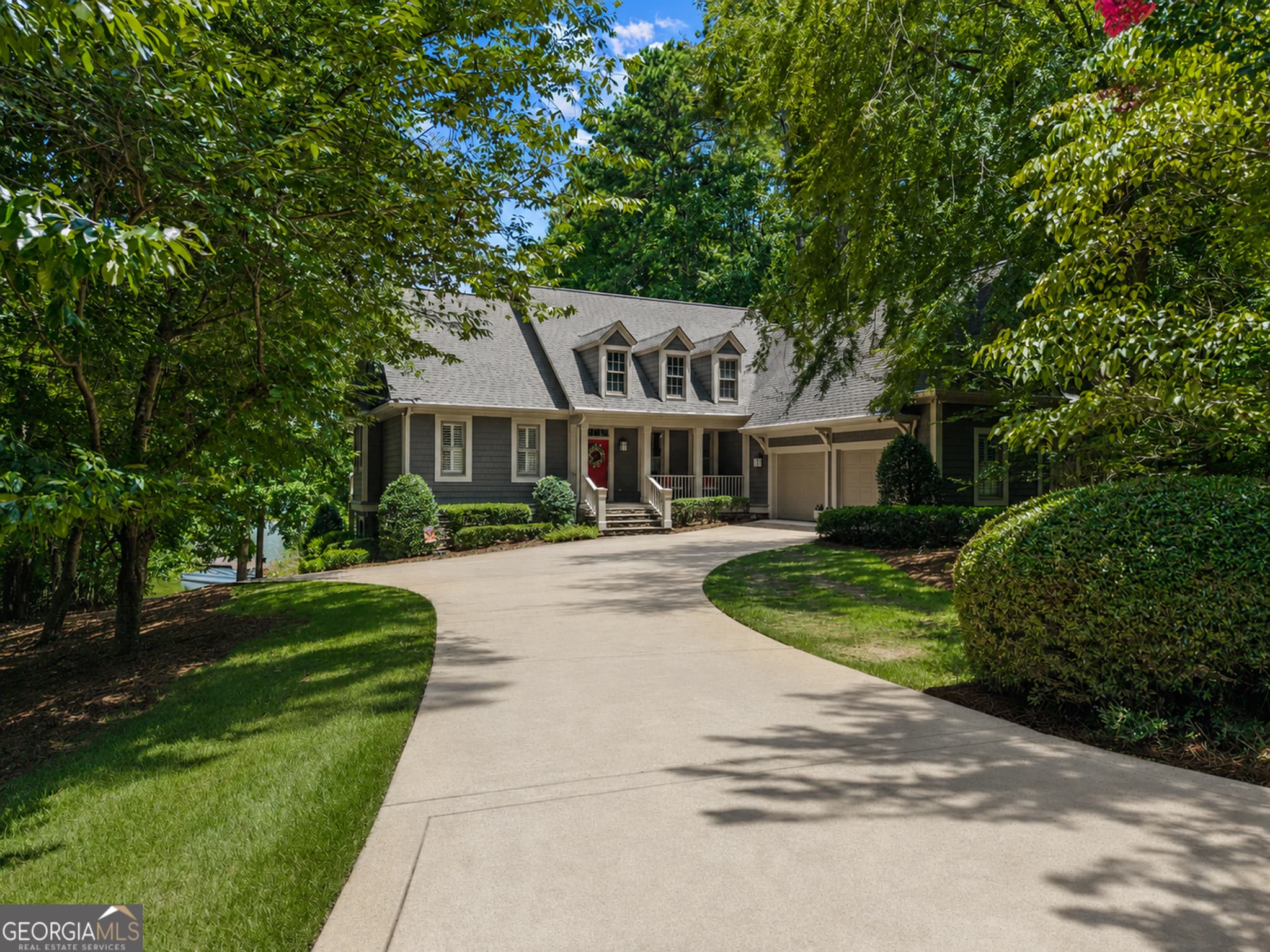 5 bedroom, 4.5 bathroom, 4,600 sq ft single family residence for sale at 1020 Colonial Court, Greensboro, GA 30642 — photo 4