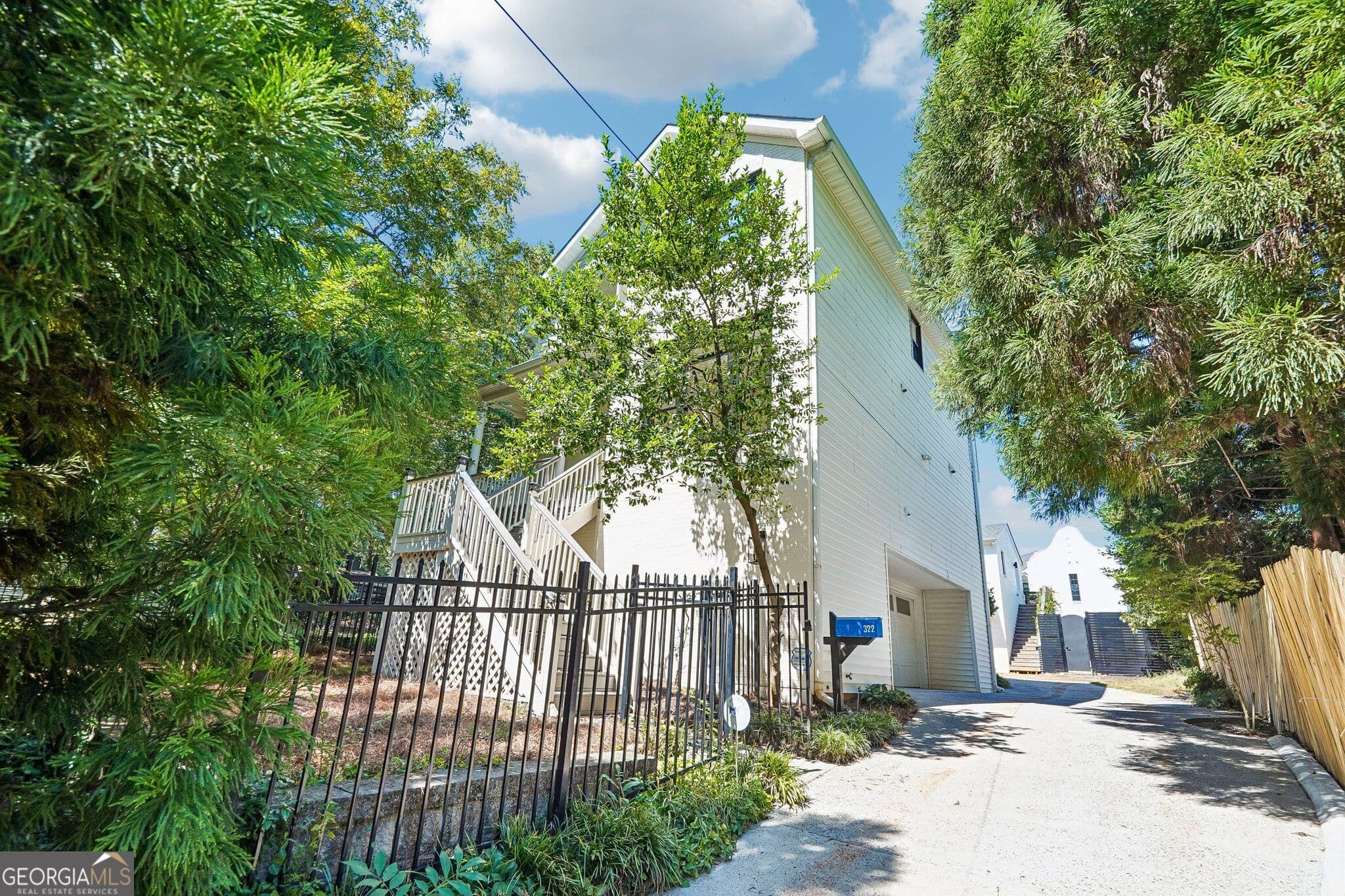 3 bedroom, 2.5 bathroom, 1,820 sq ft single family residence for sale at 322 8th Street, Atlanta, GA 30309 — photo 4