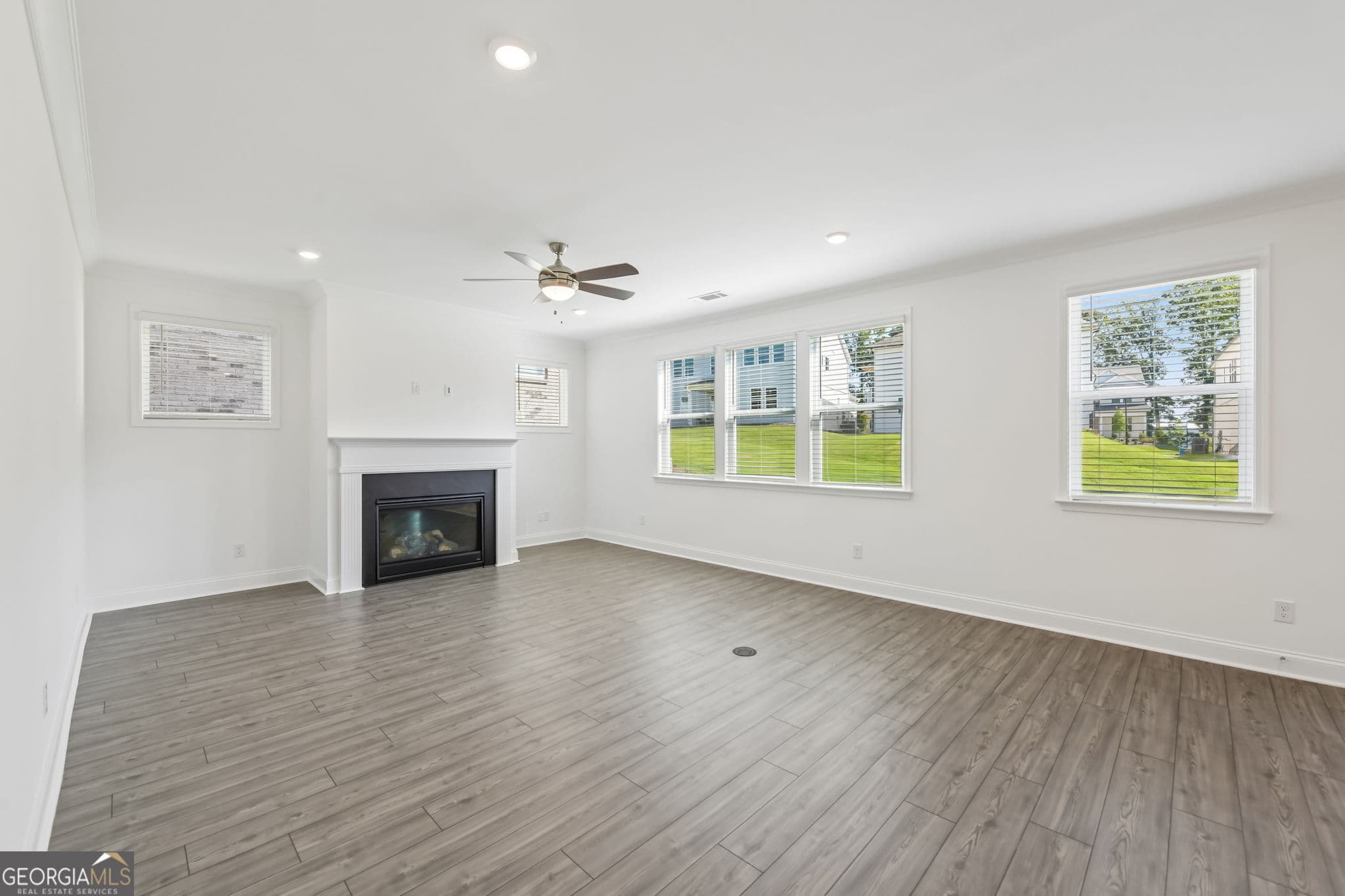5 bedroom, 4.5 bathroom, 2,696 sq ft single family residence for sale at 1693 Caldwell Bend Lane, Dacula, GA 30019 — photo 3