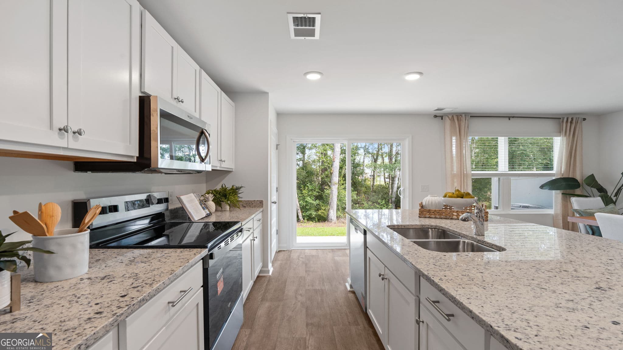 3 bedroom, 2.5 bathroom, 1,474 sq ft townhouse under contract at 262 Pasture Lane, Statesboro, GA 30461 — photo 3