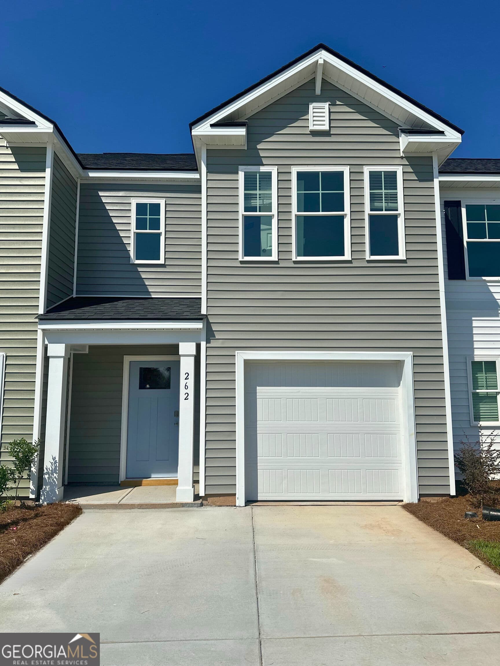 3 bedroom, 2.5 bathroom, 1,474 sq ft townhouse under contract at 262 Pasture Lane, Statesboro, GA 30461