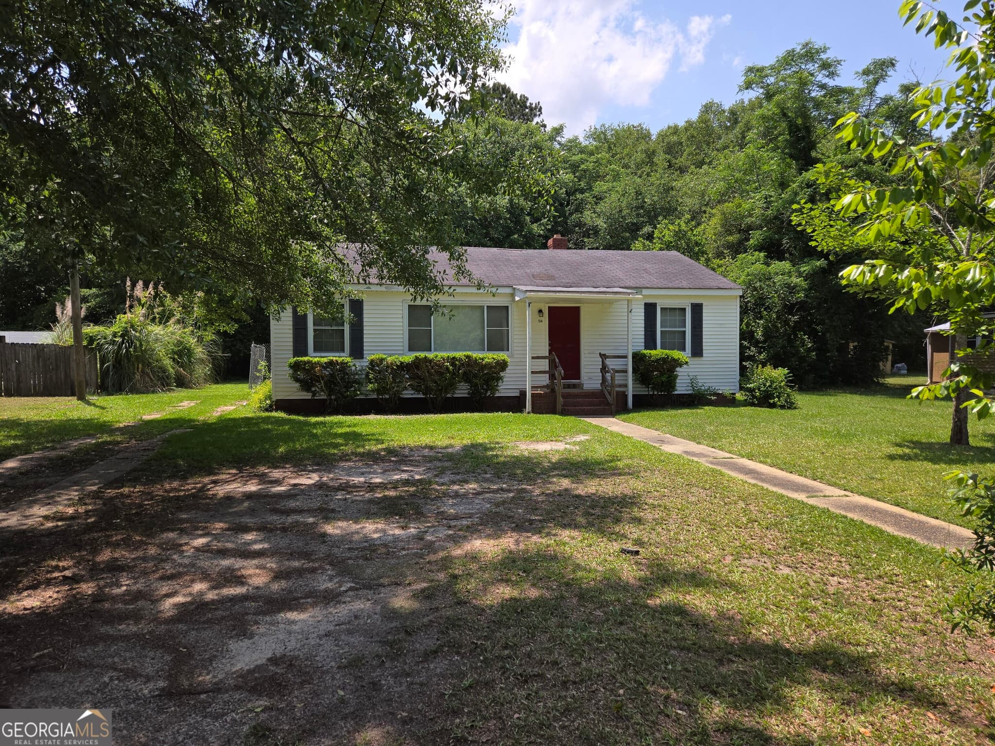 3 bedroom, 1 bathroom single family residence for rent at 514 Mimosa Drive, Dublin, GA 31021 for $1,100 a month — photo 3