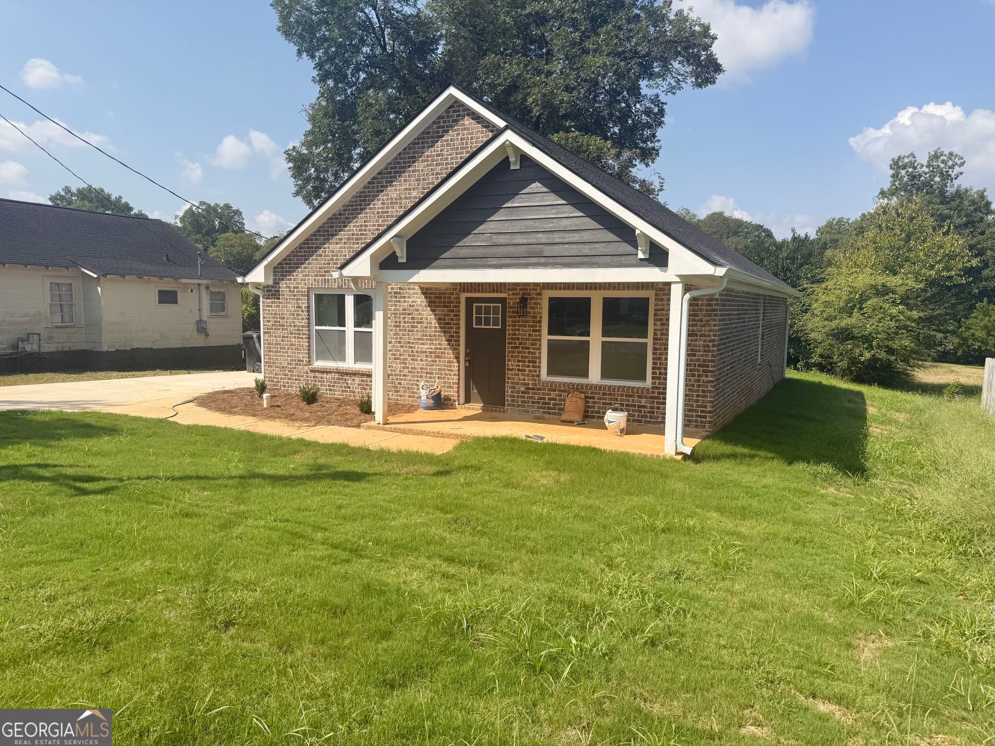 3 bedroom, 2 bathroom, 1,320 sq ft single family residence for sale at 2002 Flannery Street, Rome, GA 30161 — photo 2